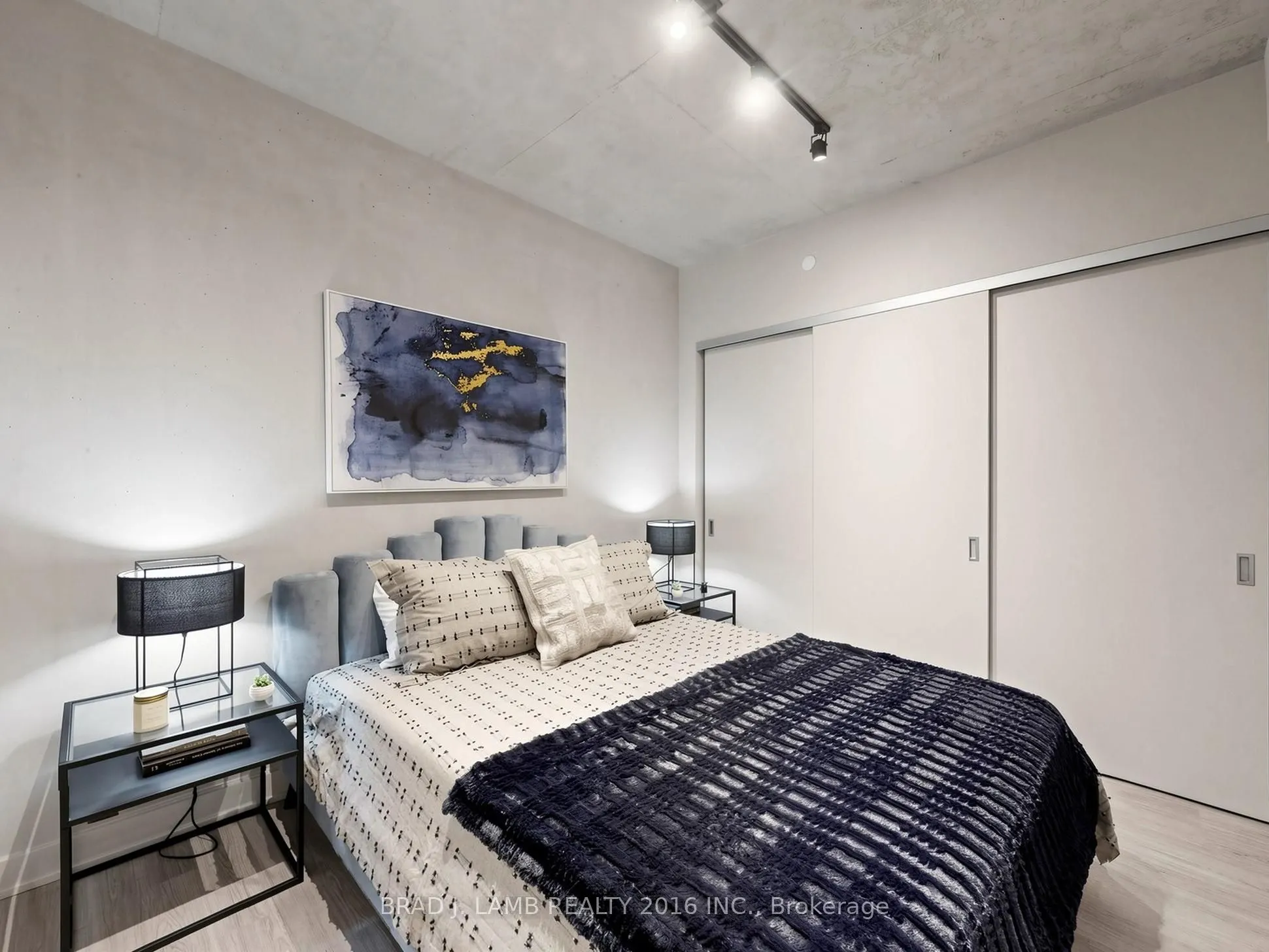 284 King Street E #405