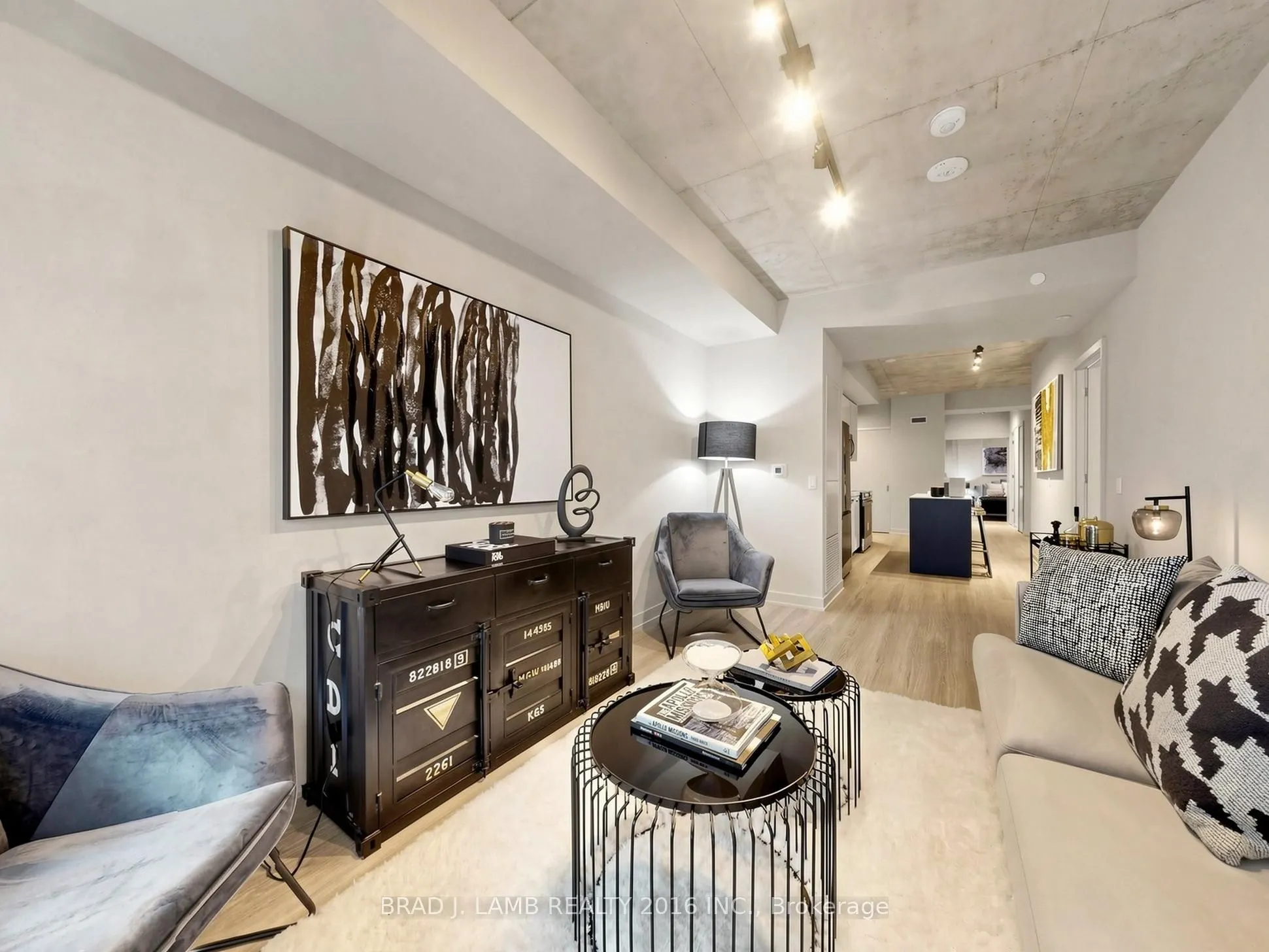 284 King Street E #405