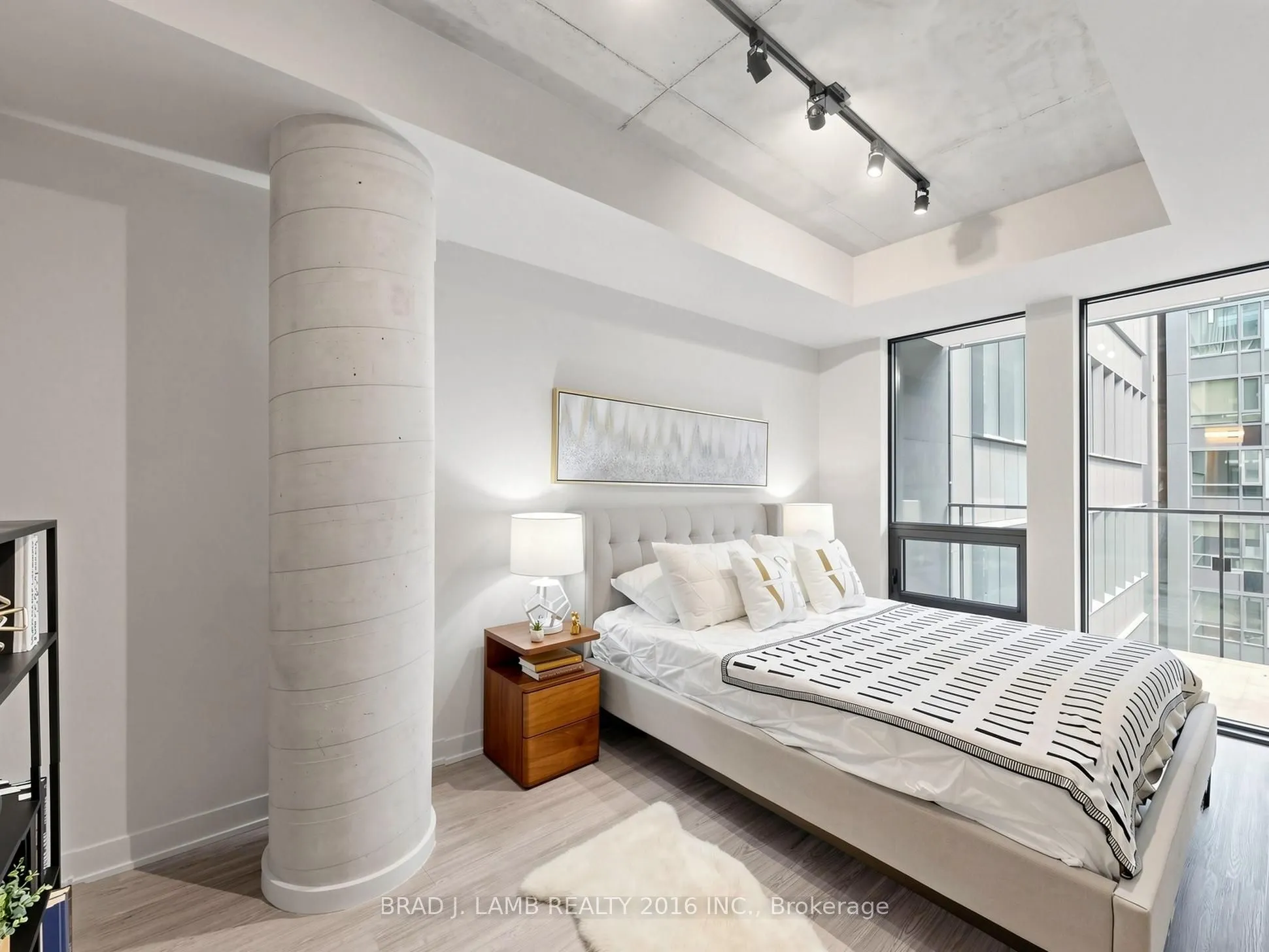 284 King Street E #405