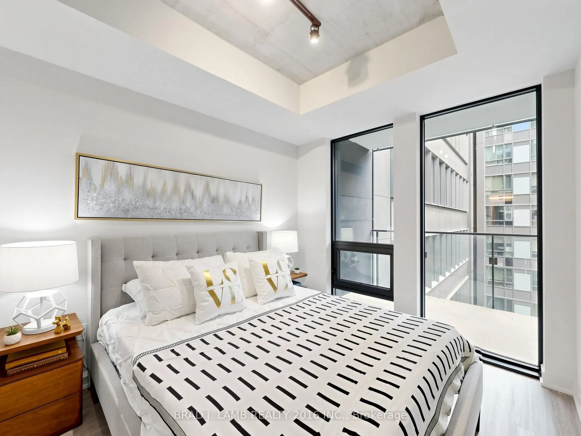 284 King Street E #405