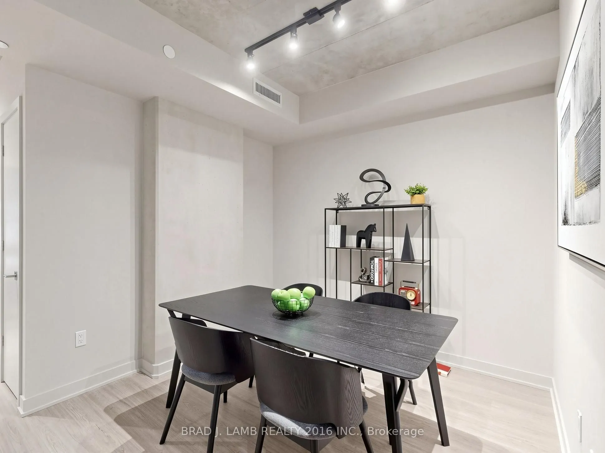 284 King Street E #405