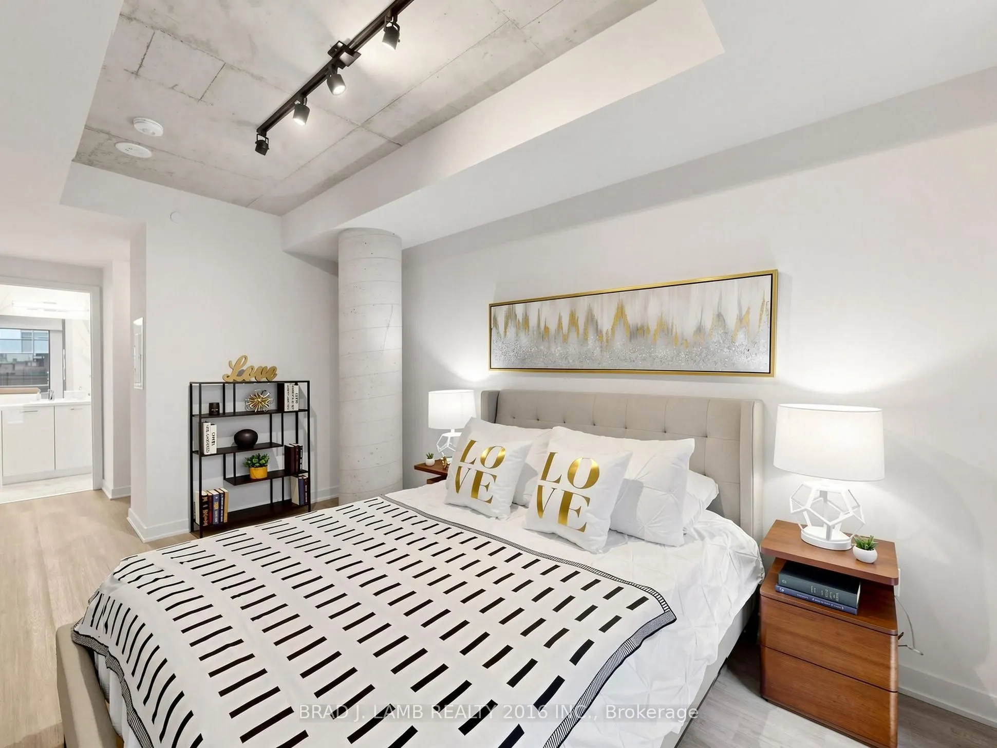 284 King Street E #405