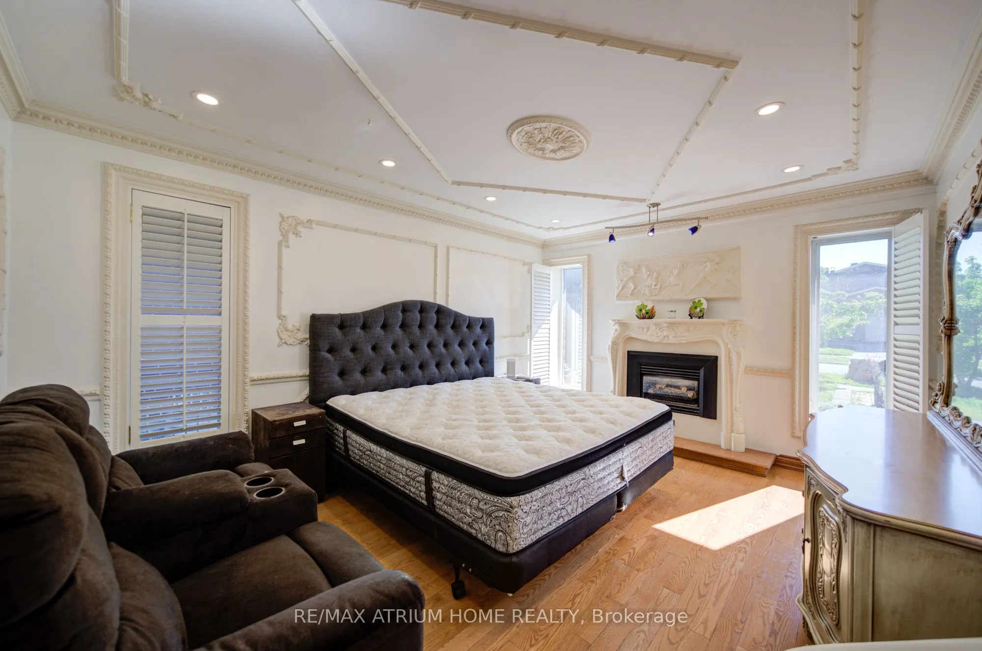 8 Patrick Boulevard