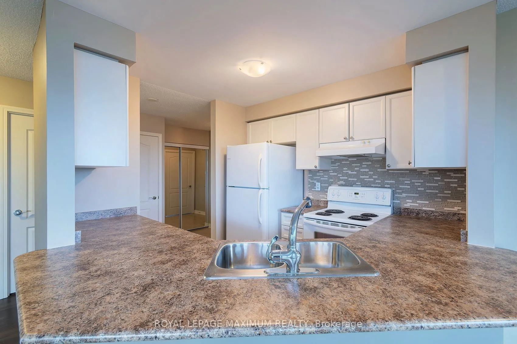 935 Sheppard Avenue W #505
