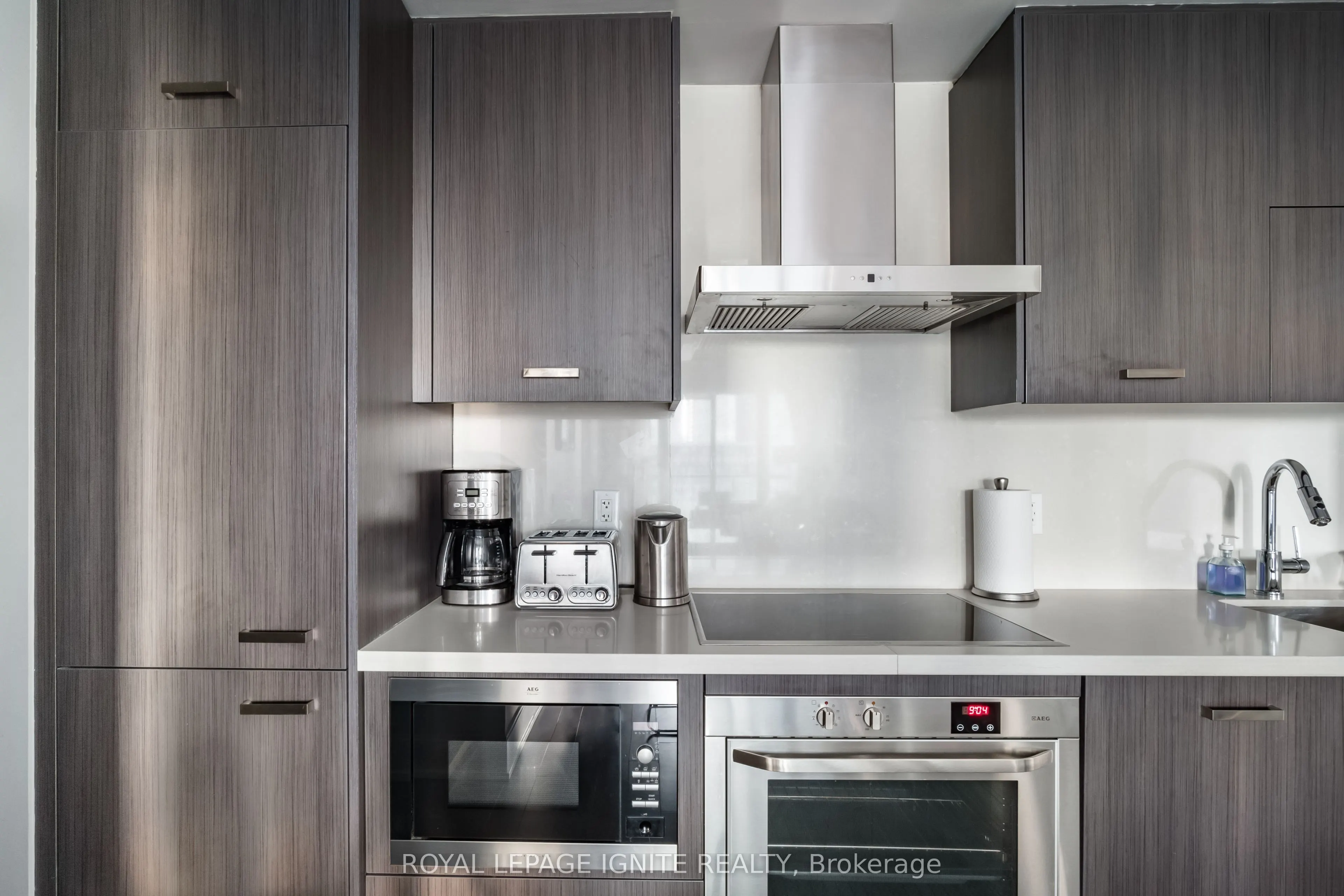560 Front Street W #828
