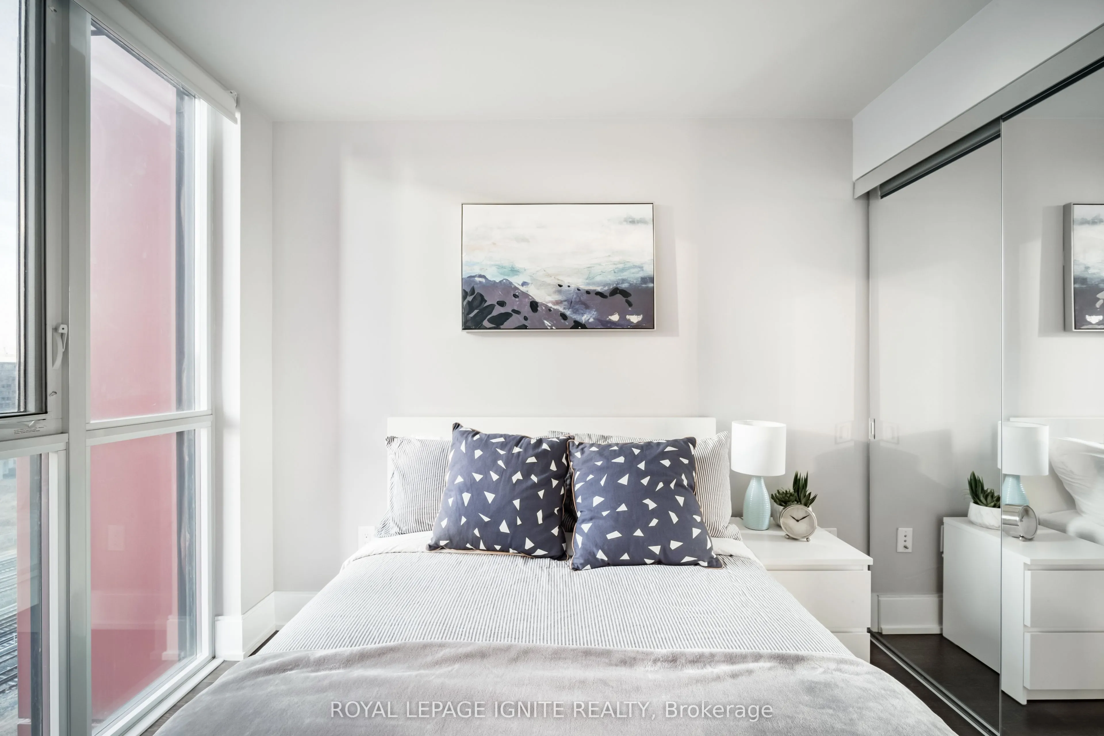 560 Front Street W #828