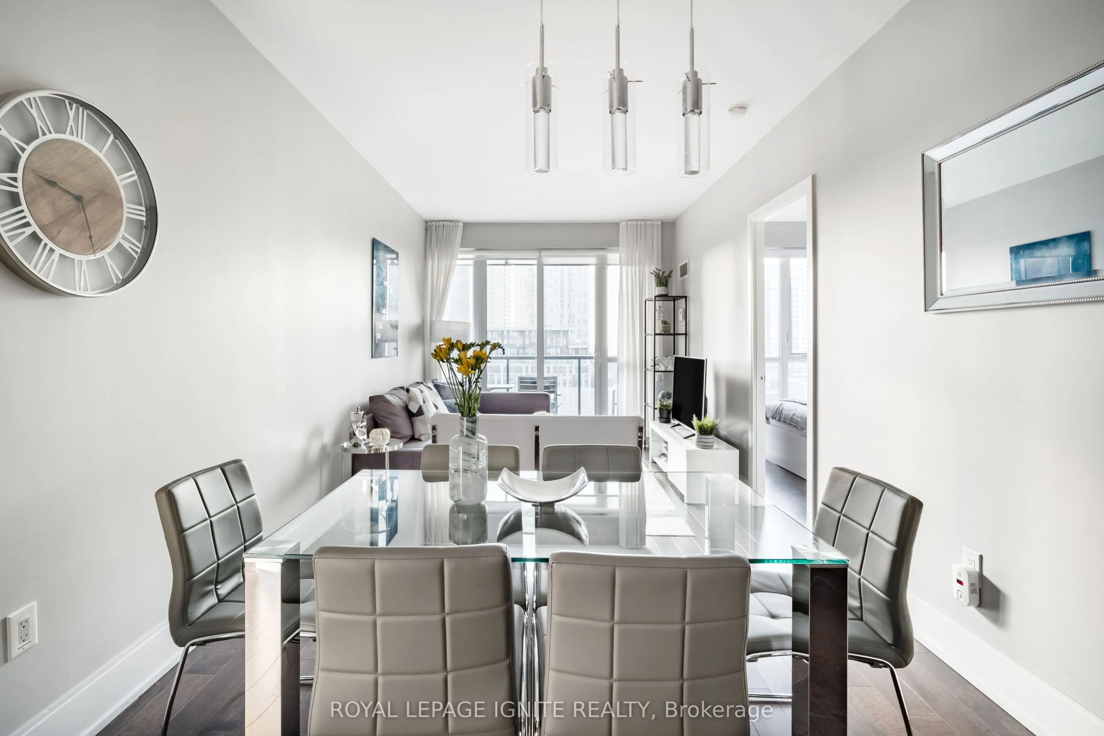 560 Front Street W #828