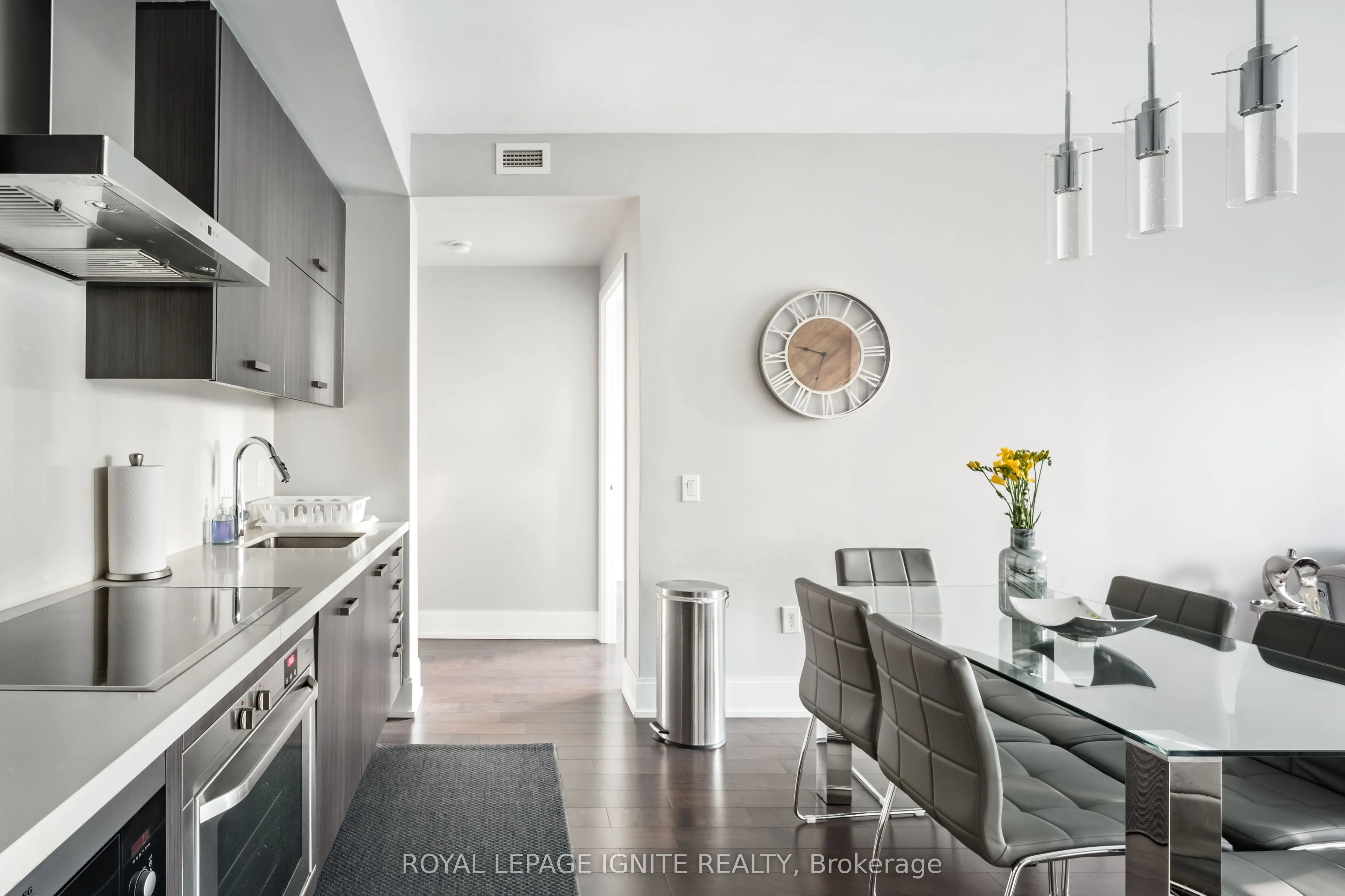 560 Front Street W #828