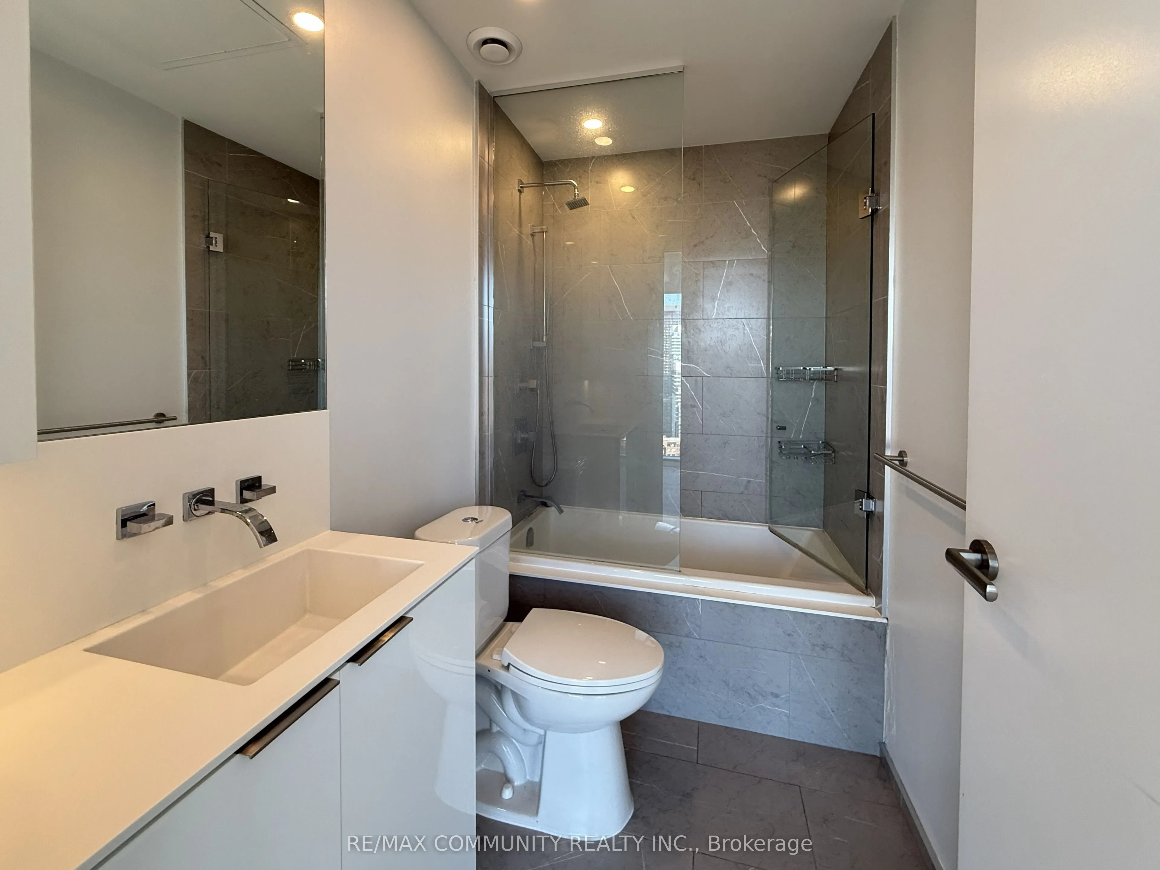 16 Bonnycastle Street #2102