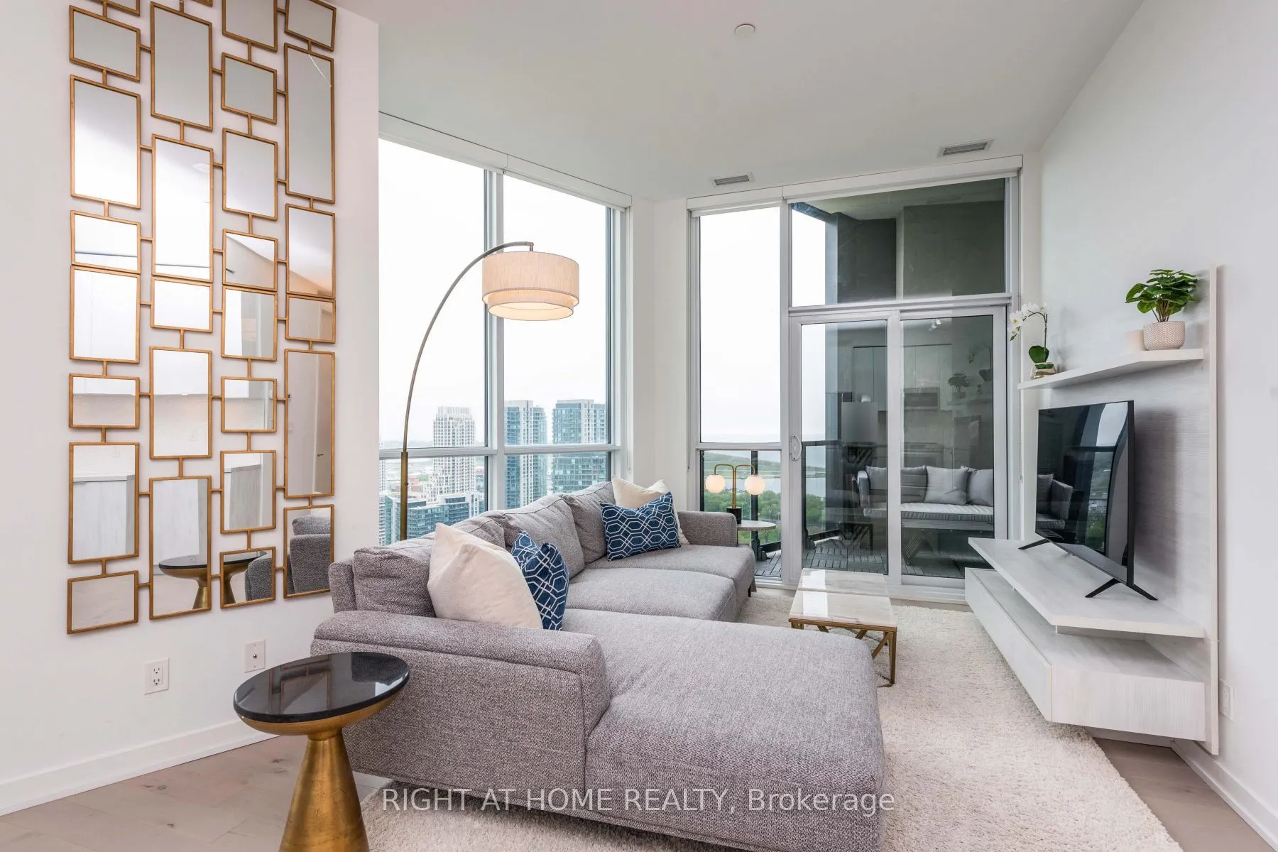 30 Ordnance Street #PH2907