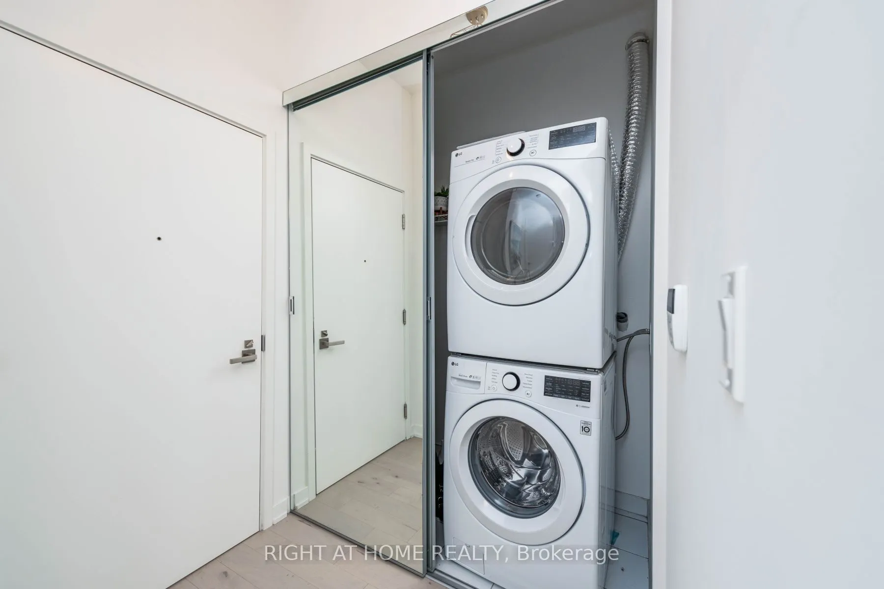 30 Ordnance Street #PH2907