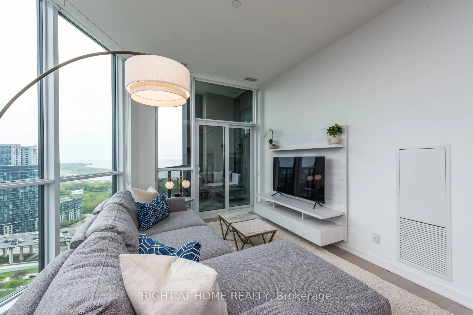 30 Ordnance Street #PH2907