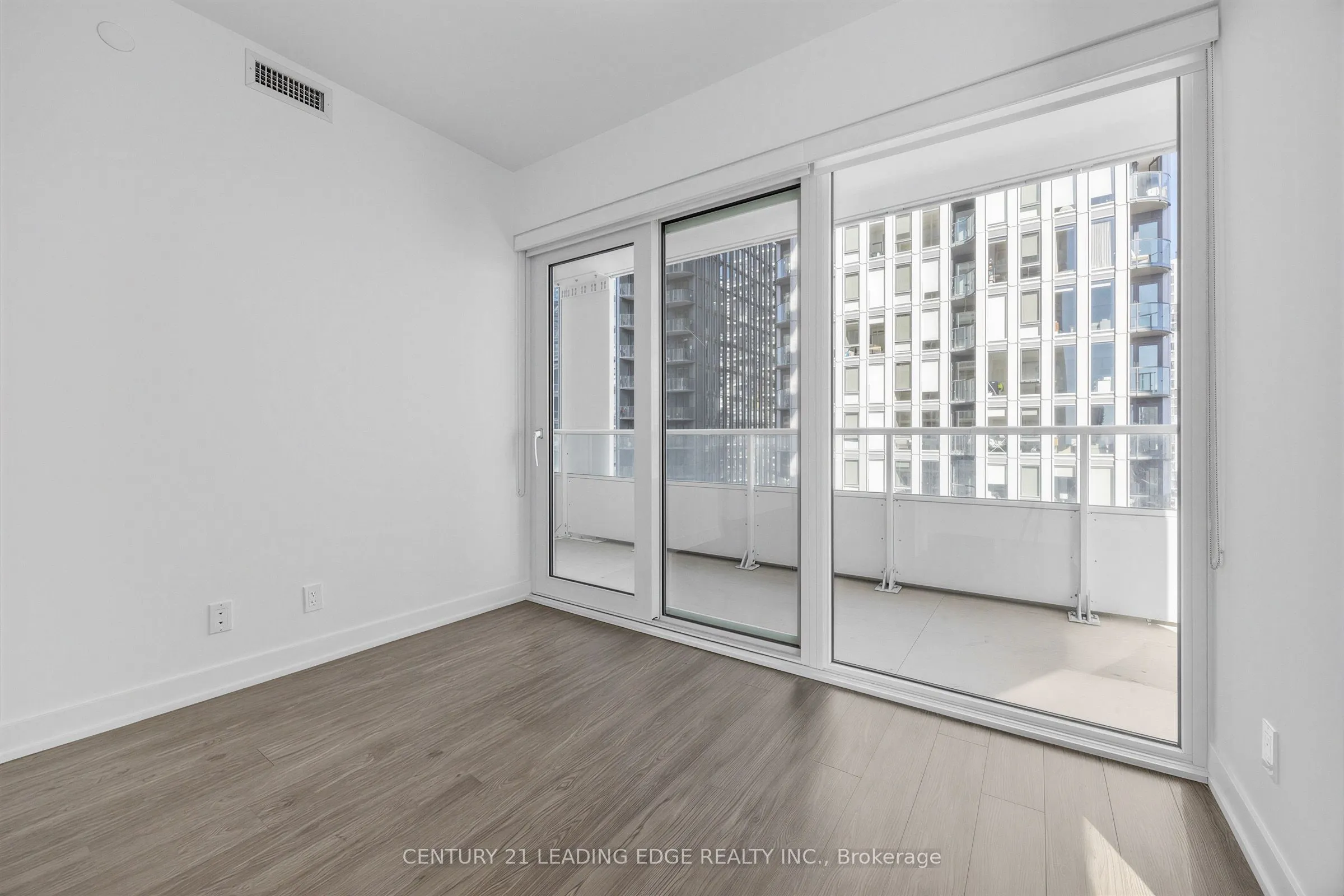 88 Queen Street E #1602