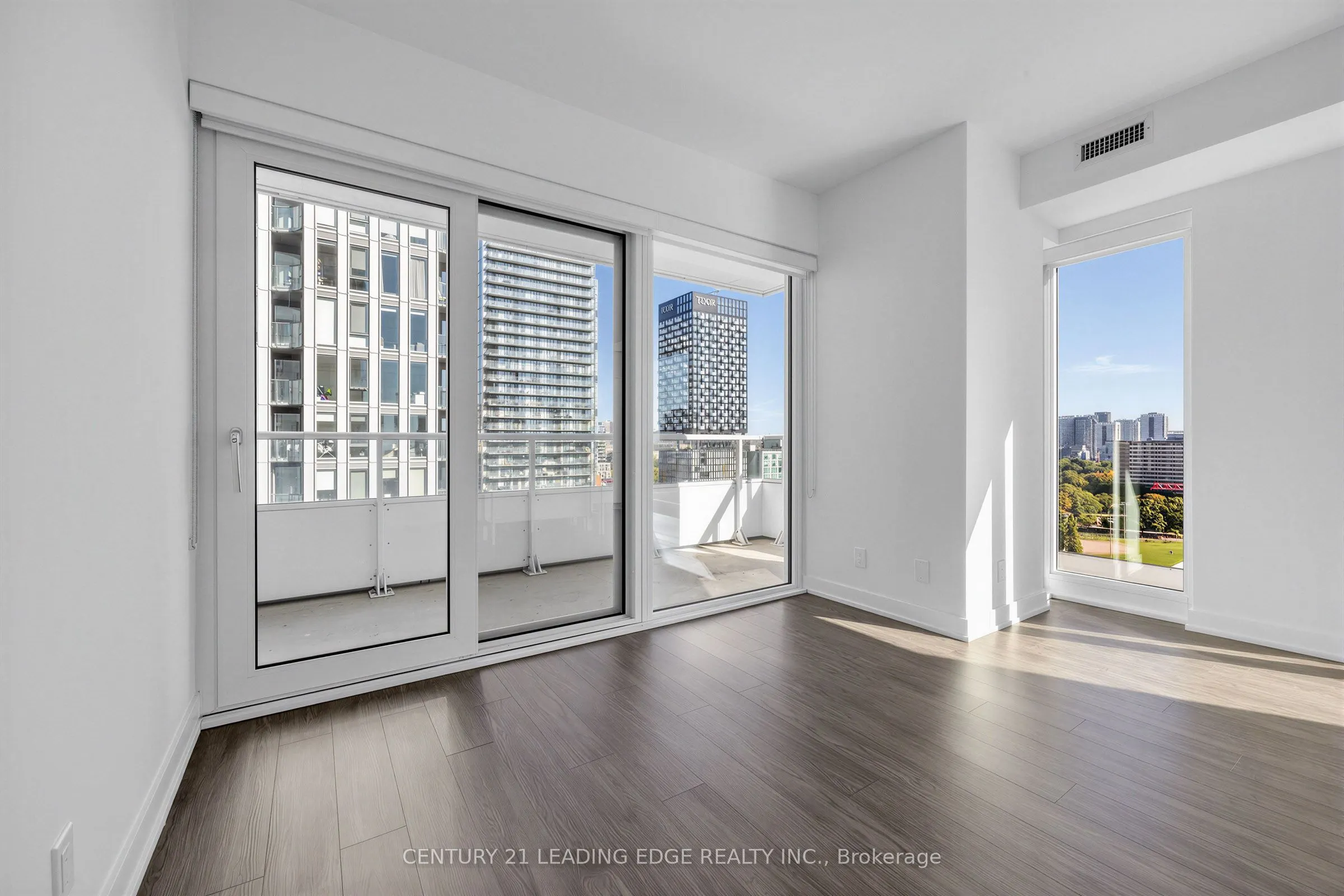 88 Queen Street E #1602