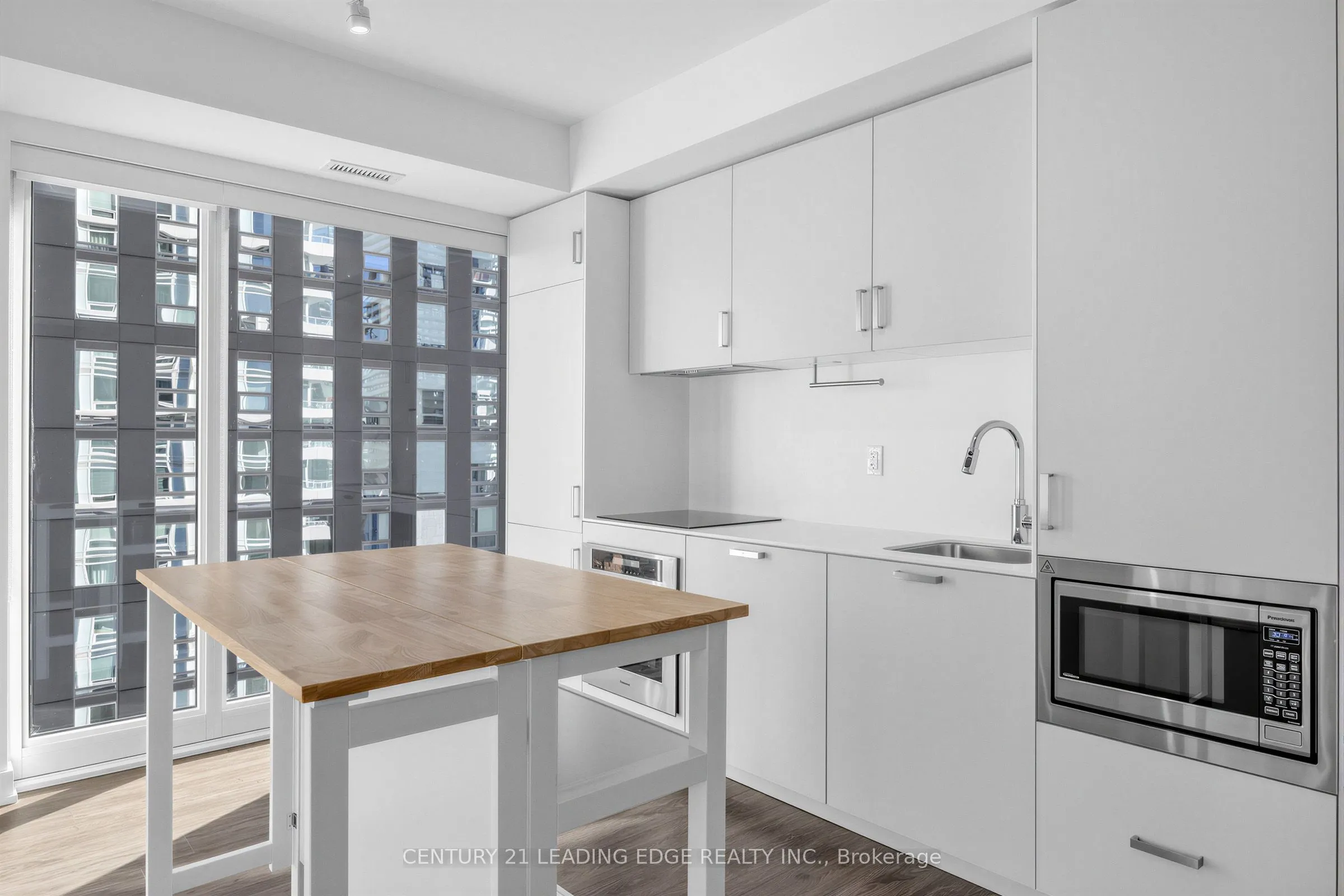 88 Queen Street E #1602