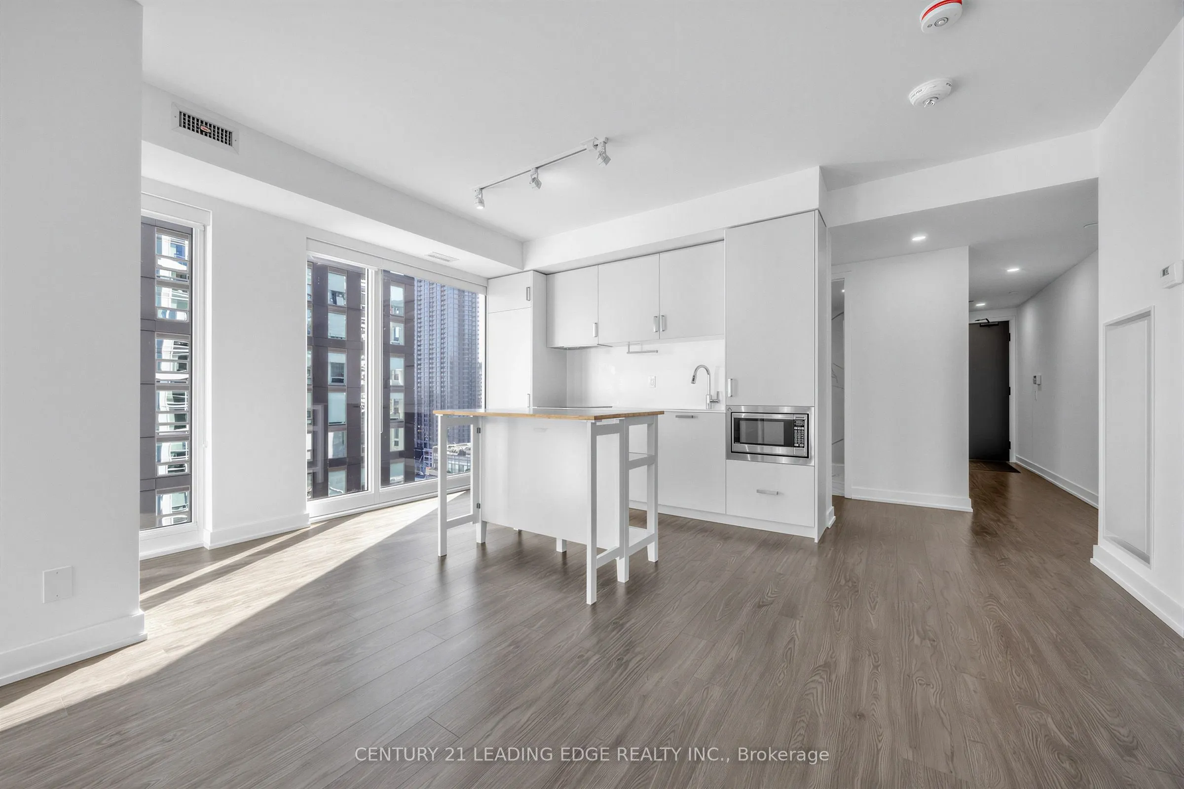 88 Queen Street E #1602