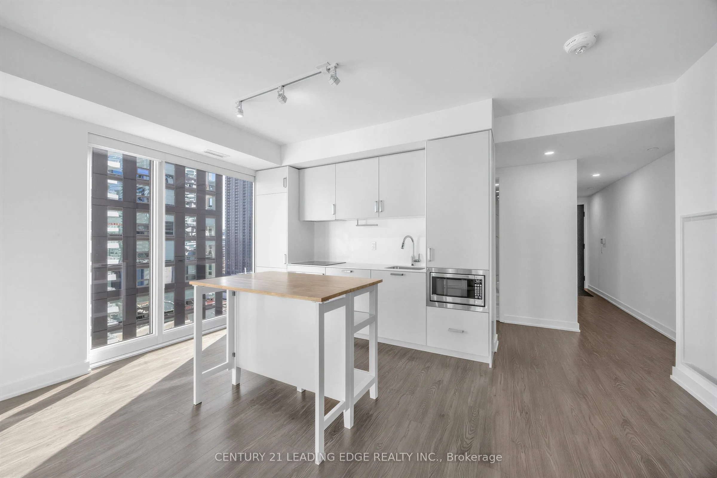 88 Queen Street E #1602