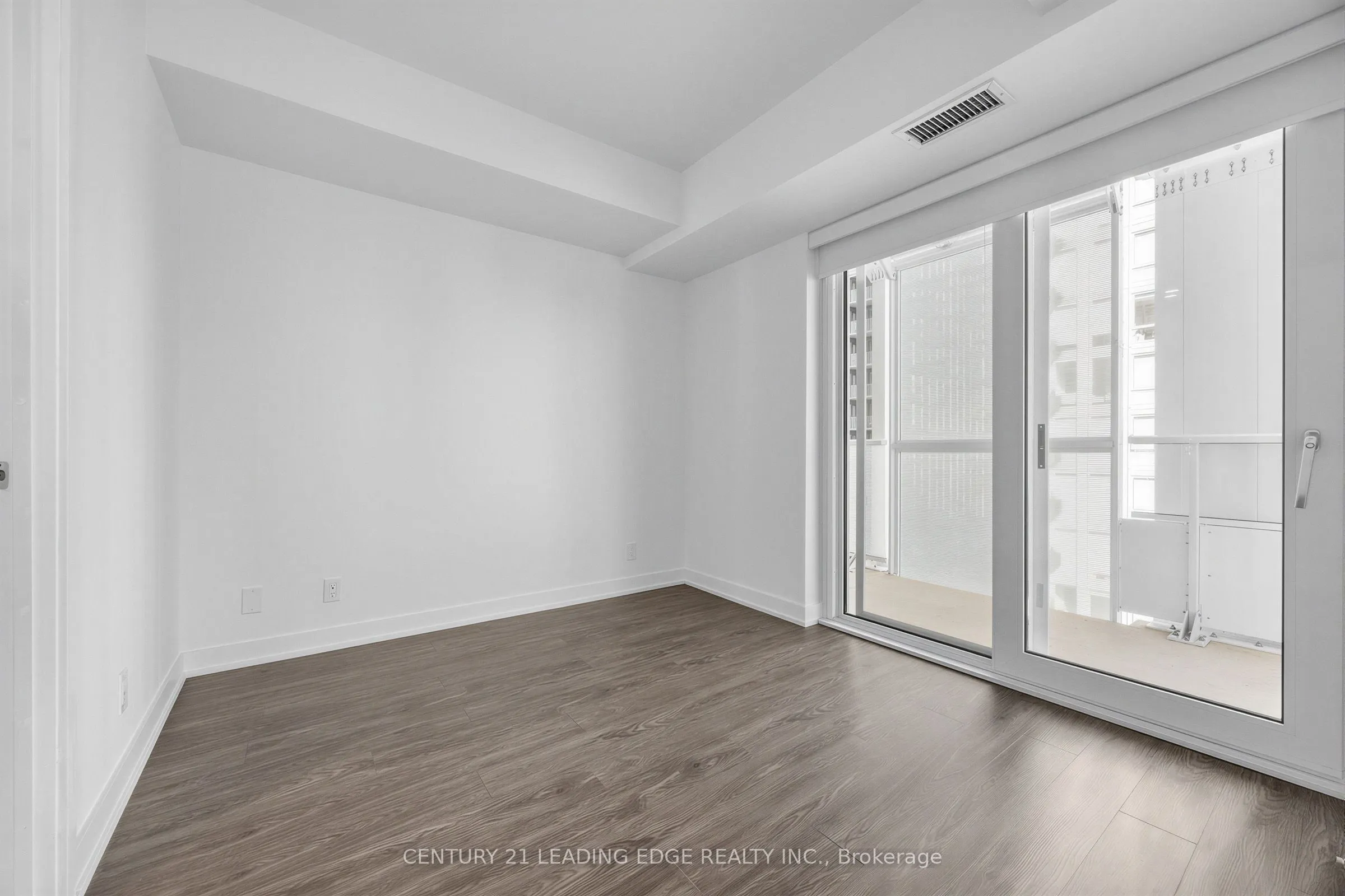 88 Queen Street E #1602