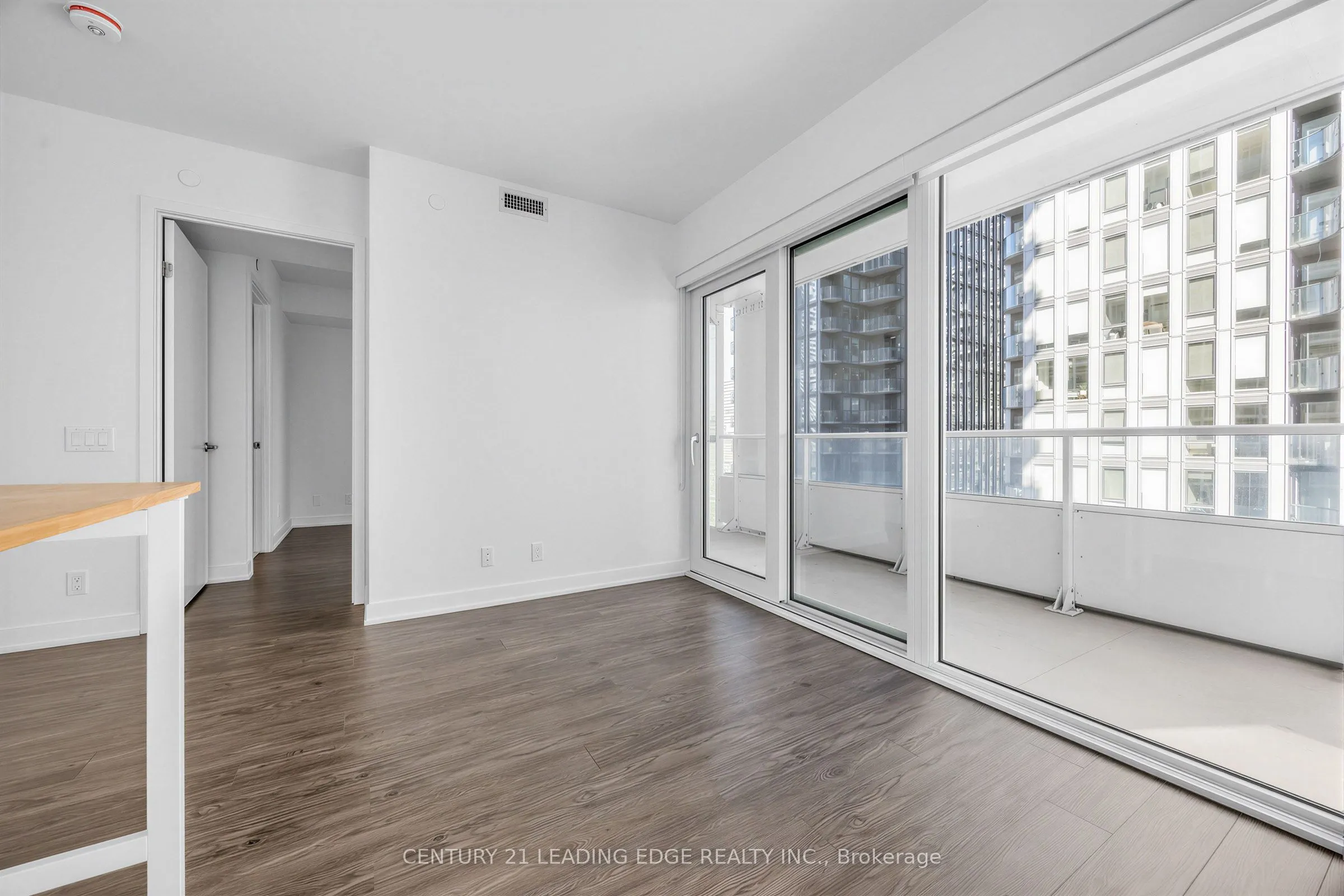 88 Queen Street E #1602