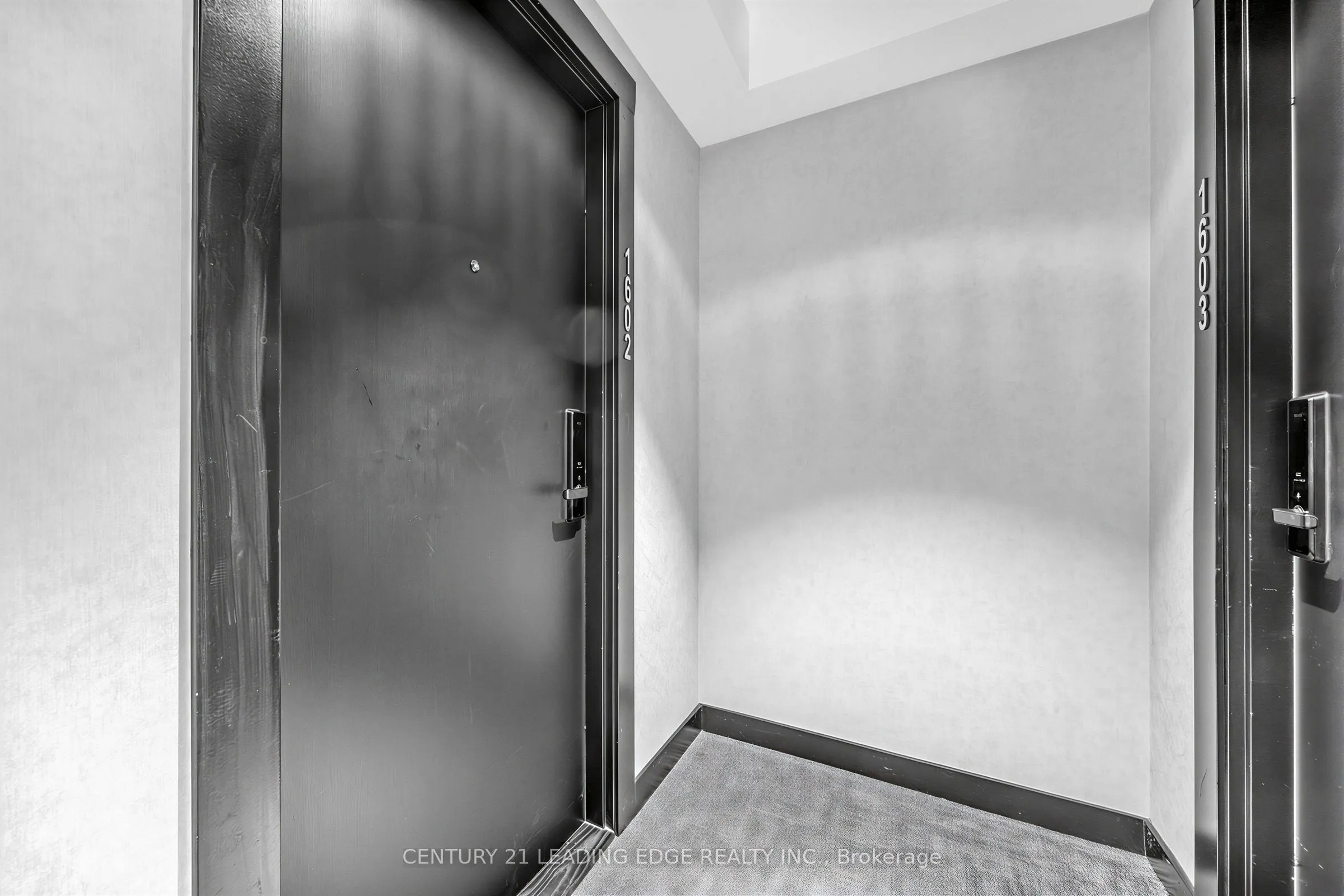 88 Queen Street E #1602