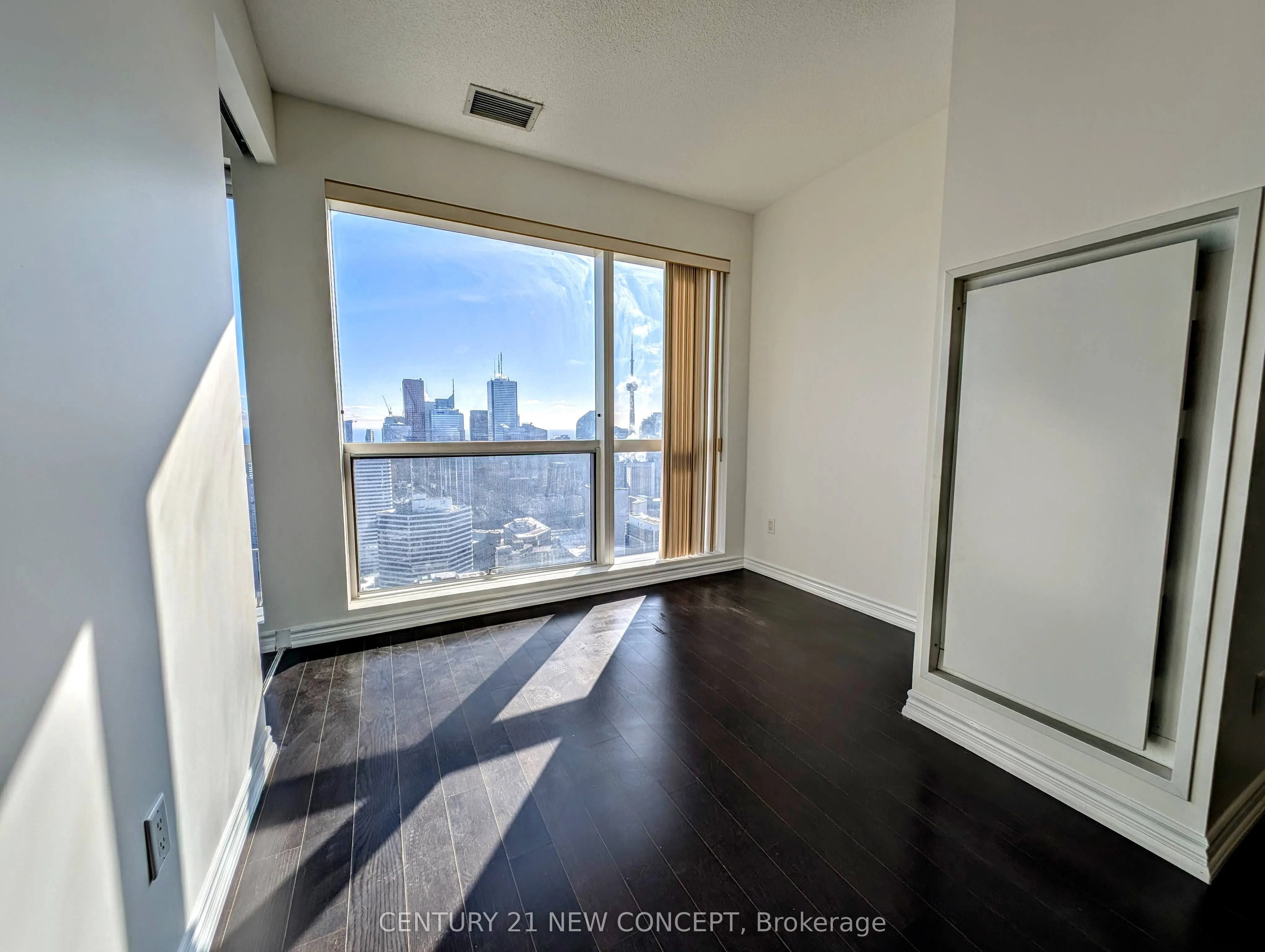 386 Yonge Street #5608