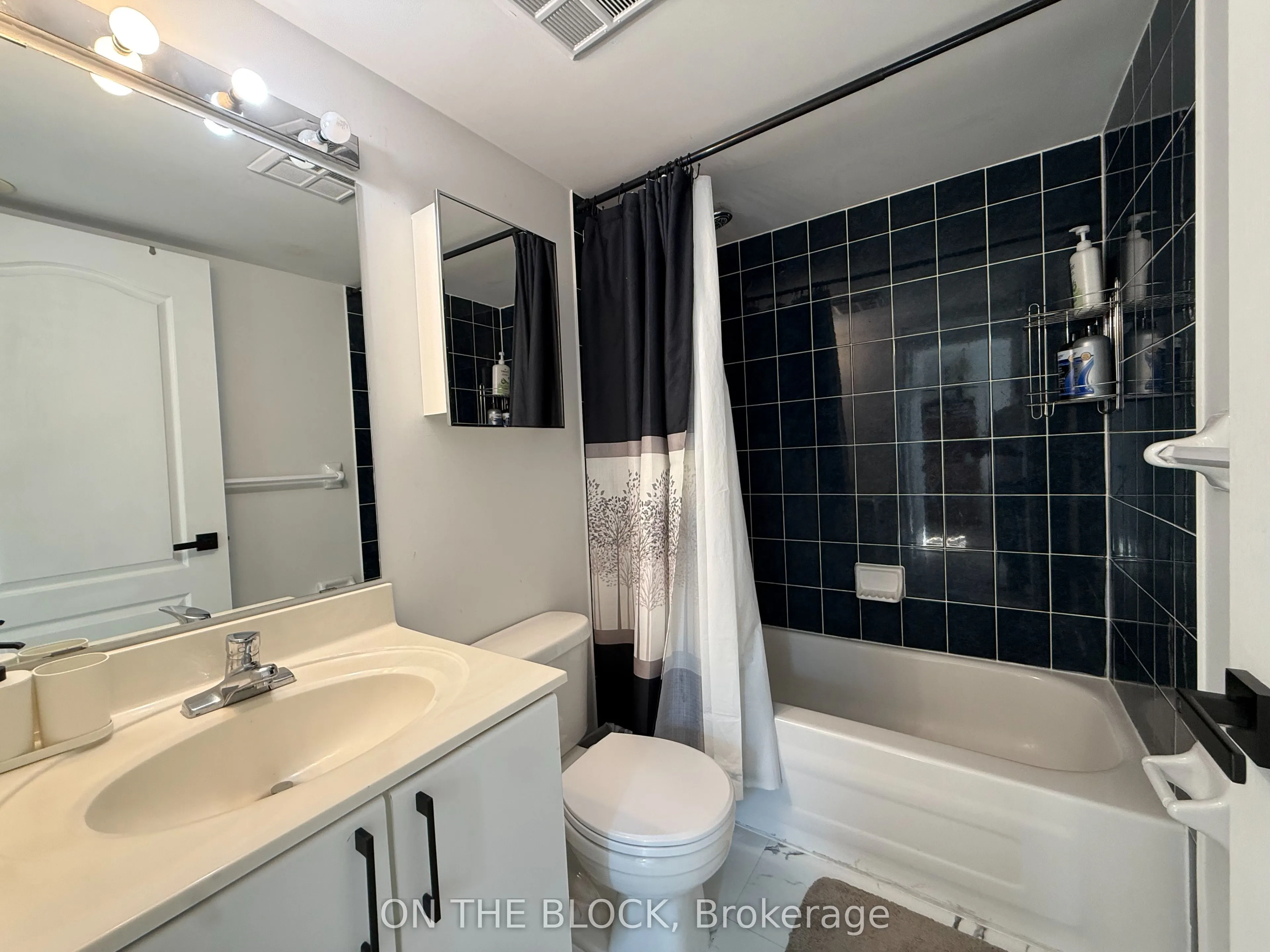 28 Douro Street #223