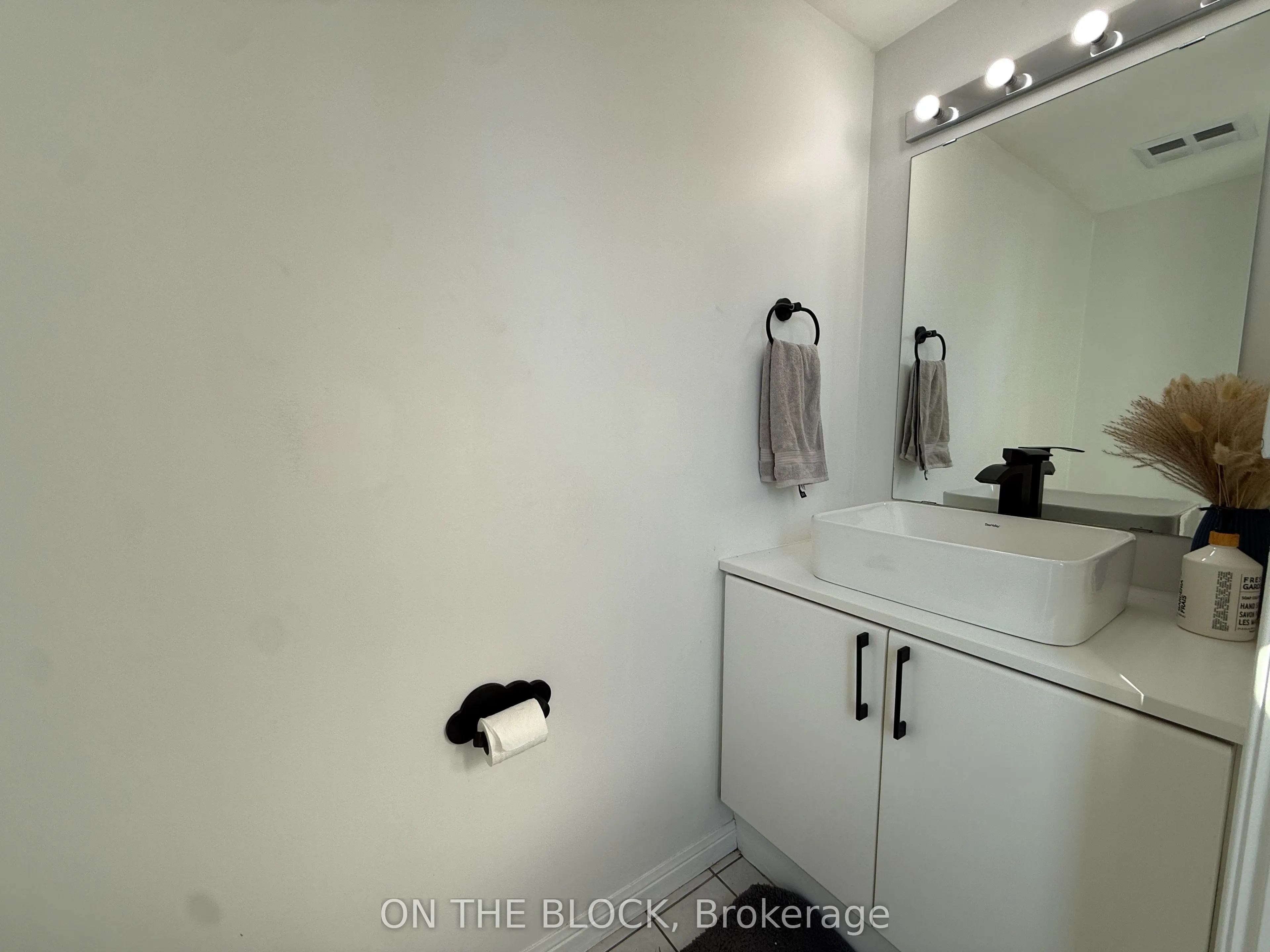 28 Douro Street #223