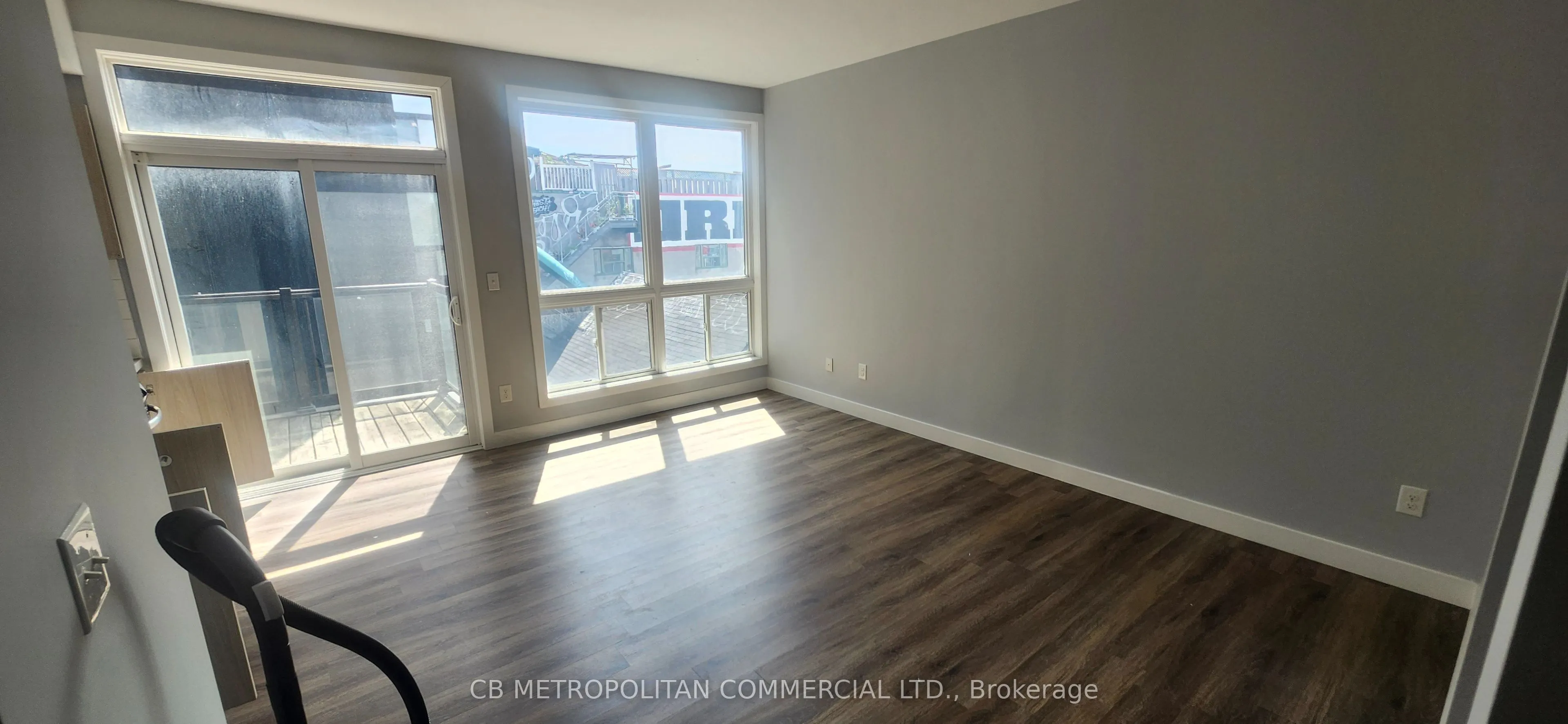 335 College Street #303