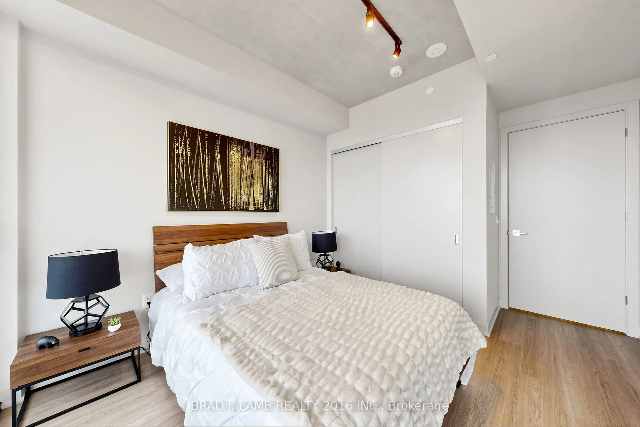 284 King Street E #3001