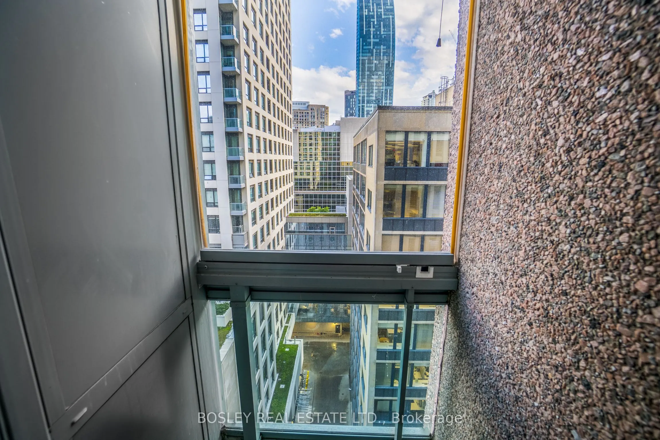 7 King Street E #1105