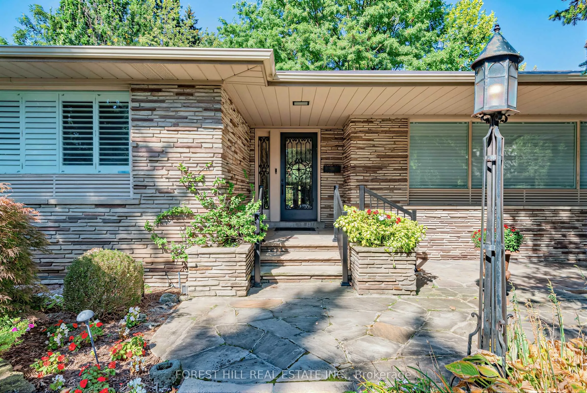 4 Abrams Place