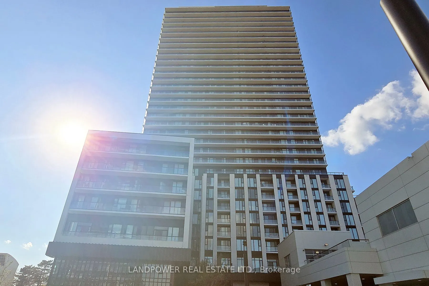 5858 Yonge Street #703