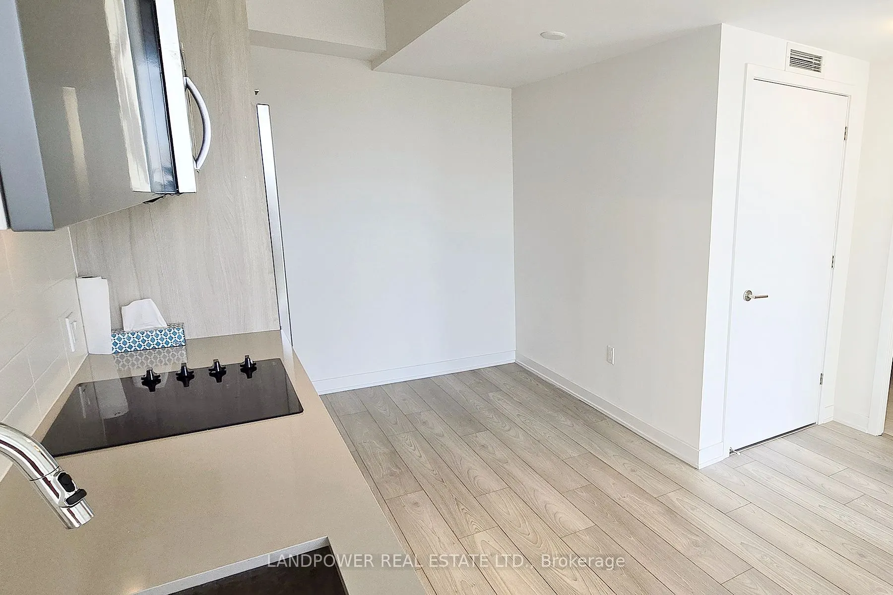 5858 Yonge Street #703