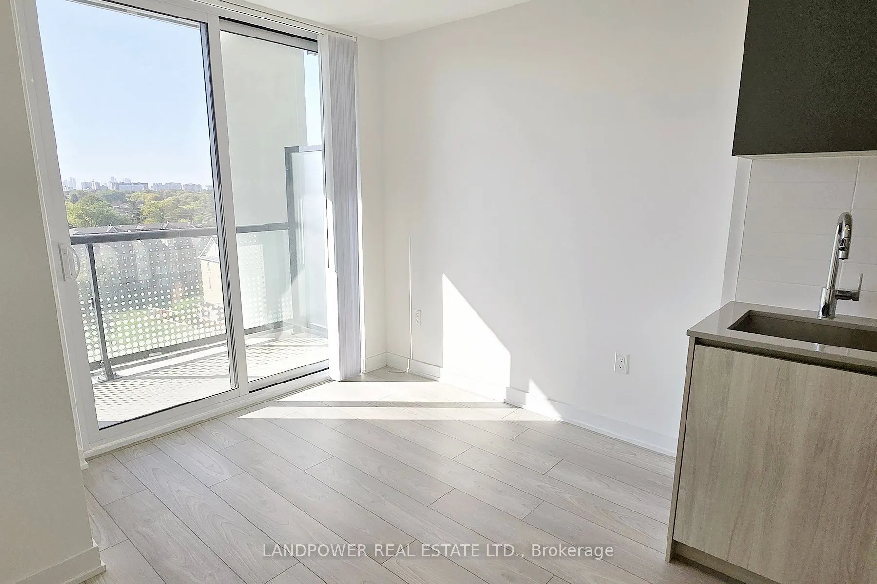 5858 Yonge Street #703