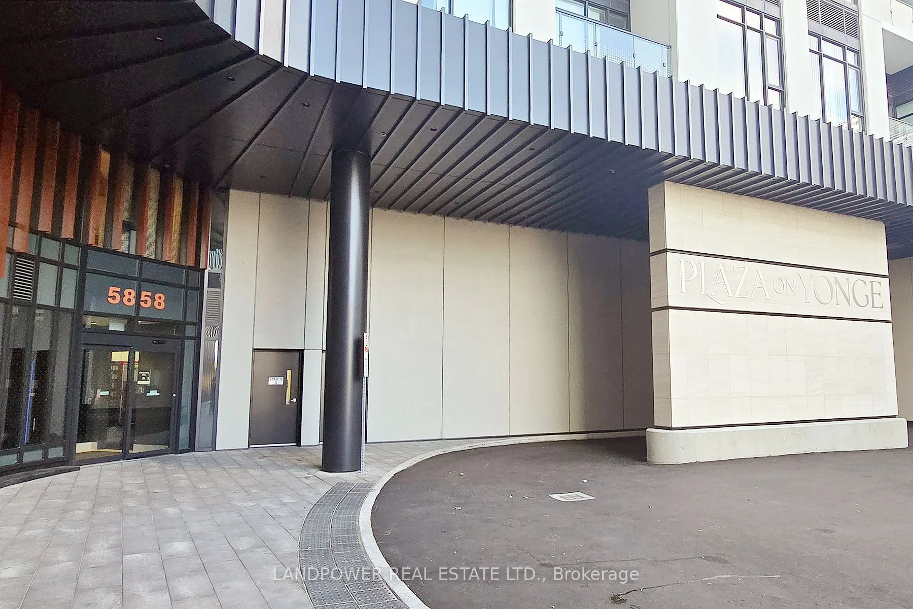 5858 Yonge Street #703