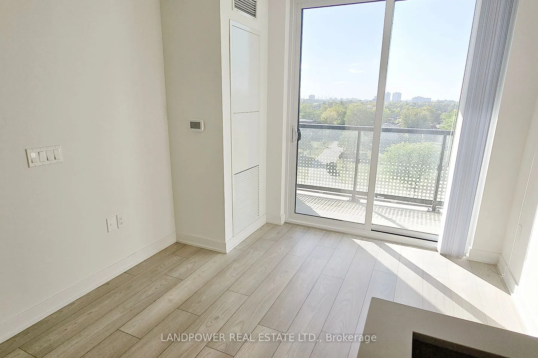 5858 Yonge Street #703