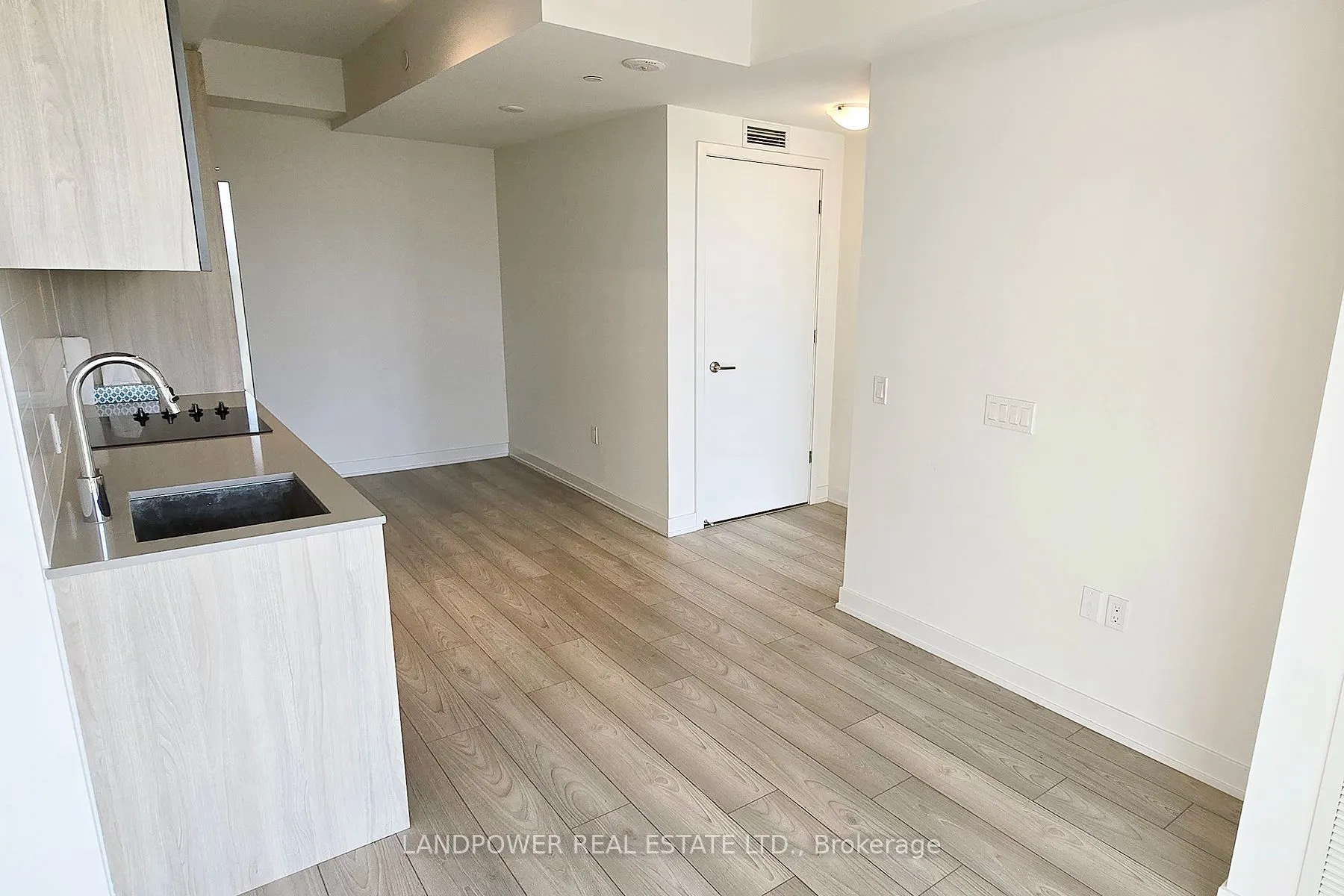 5858 Yonge Street #703