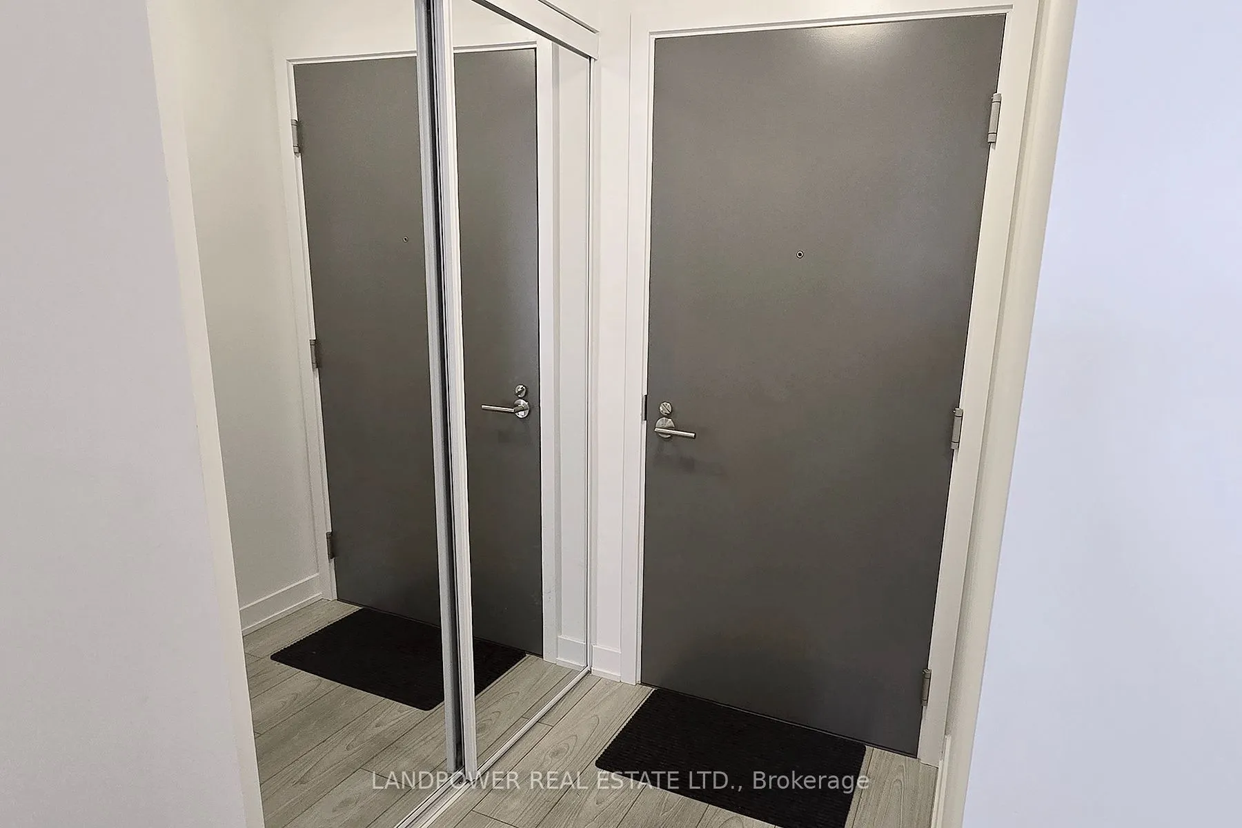 5858 Yonge Street #703