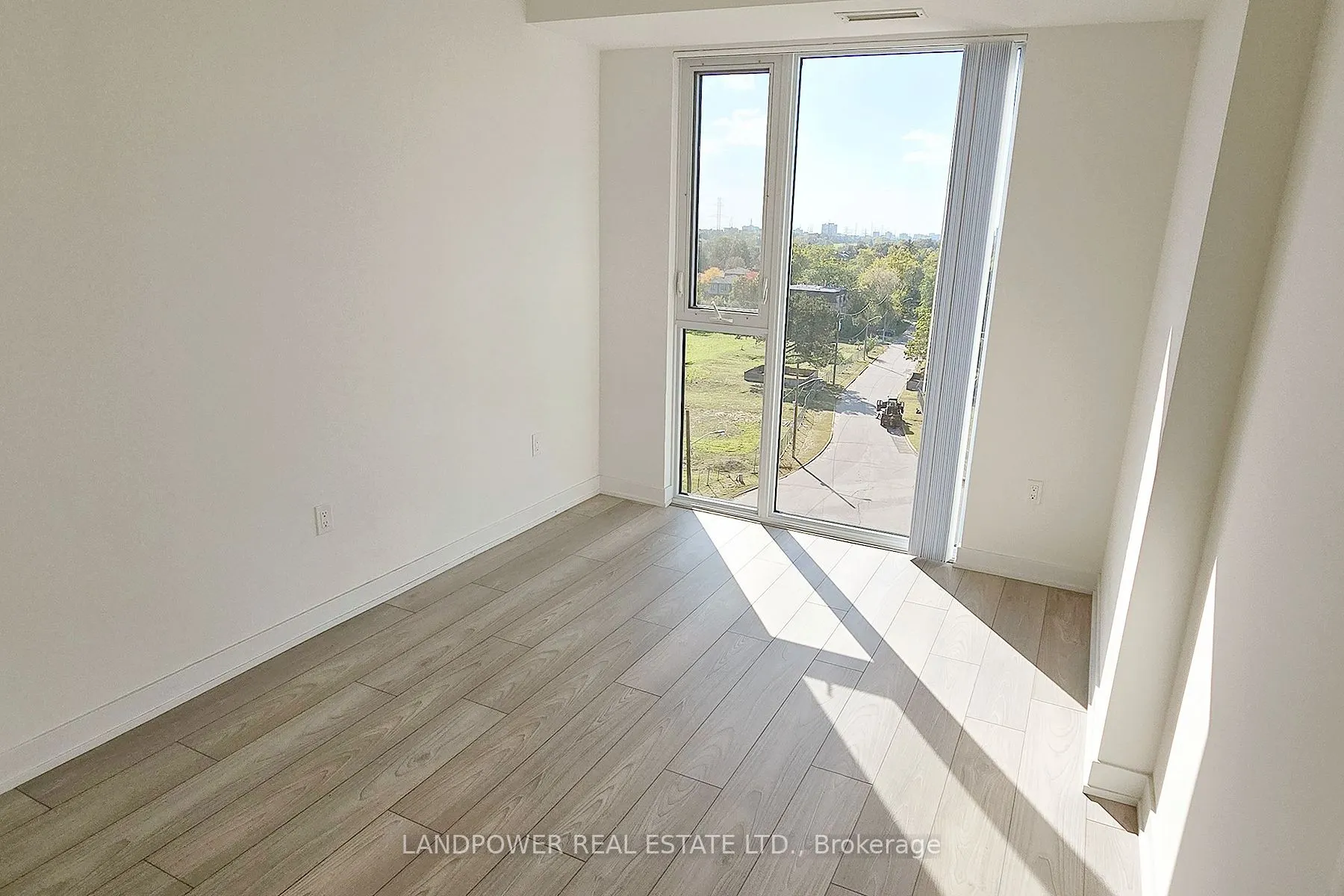 5858 Yonge Street #703