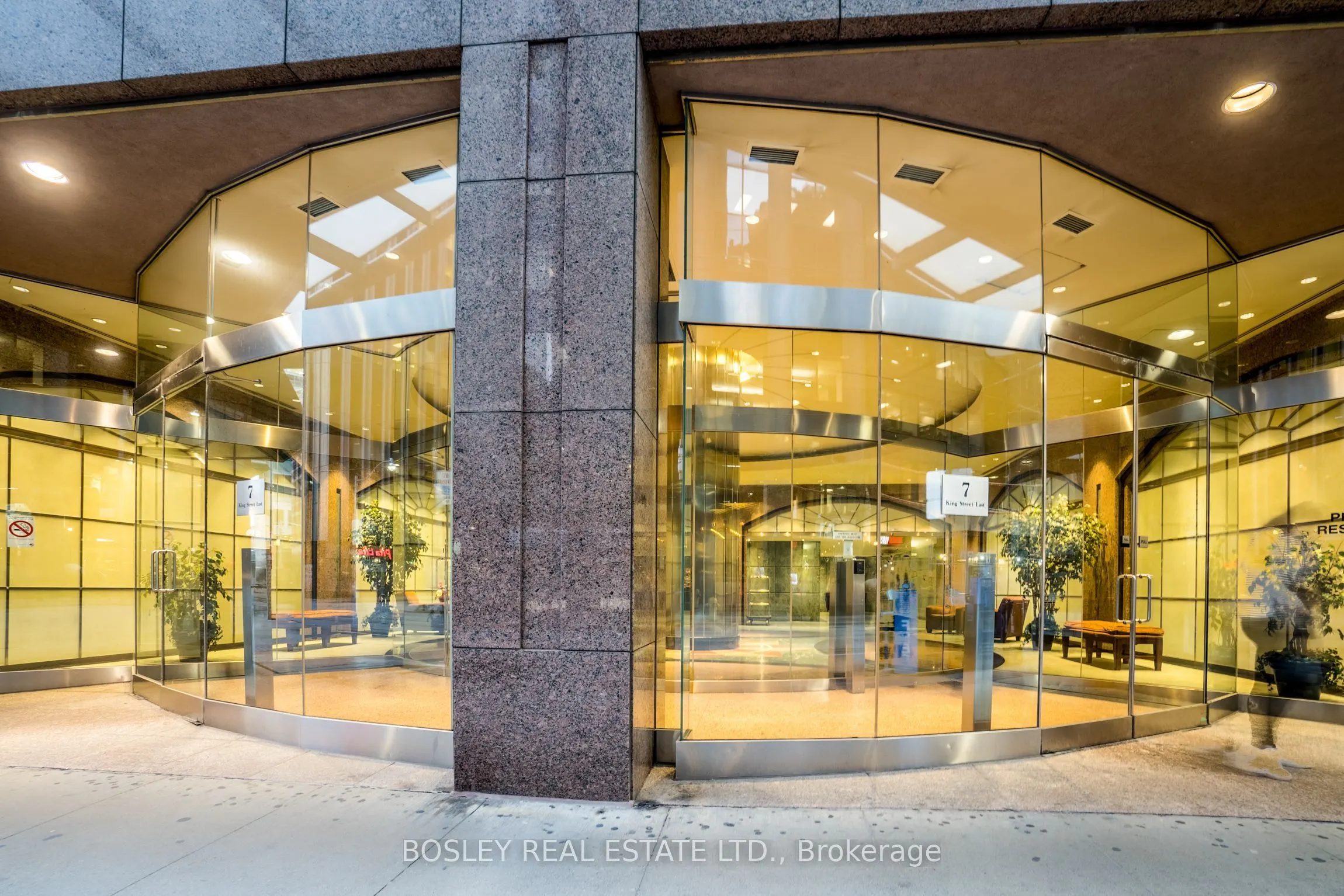 7 King Street E #1105