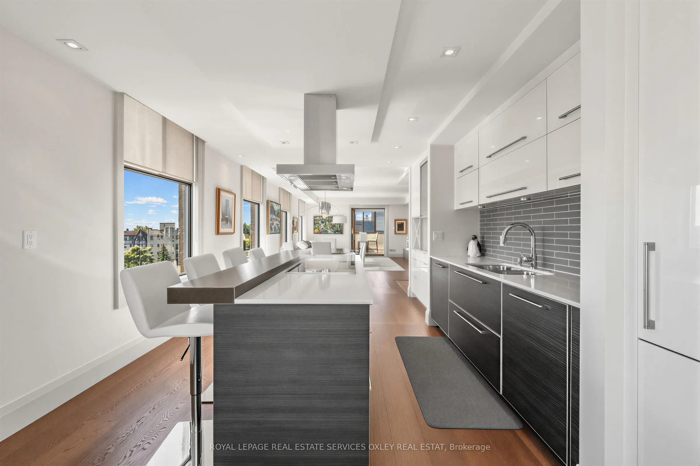 423 Avenue Road #8
