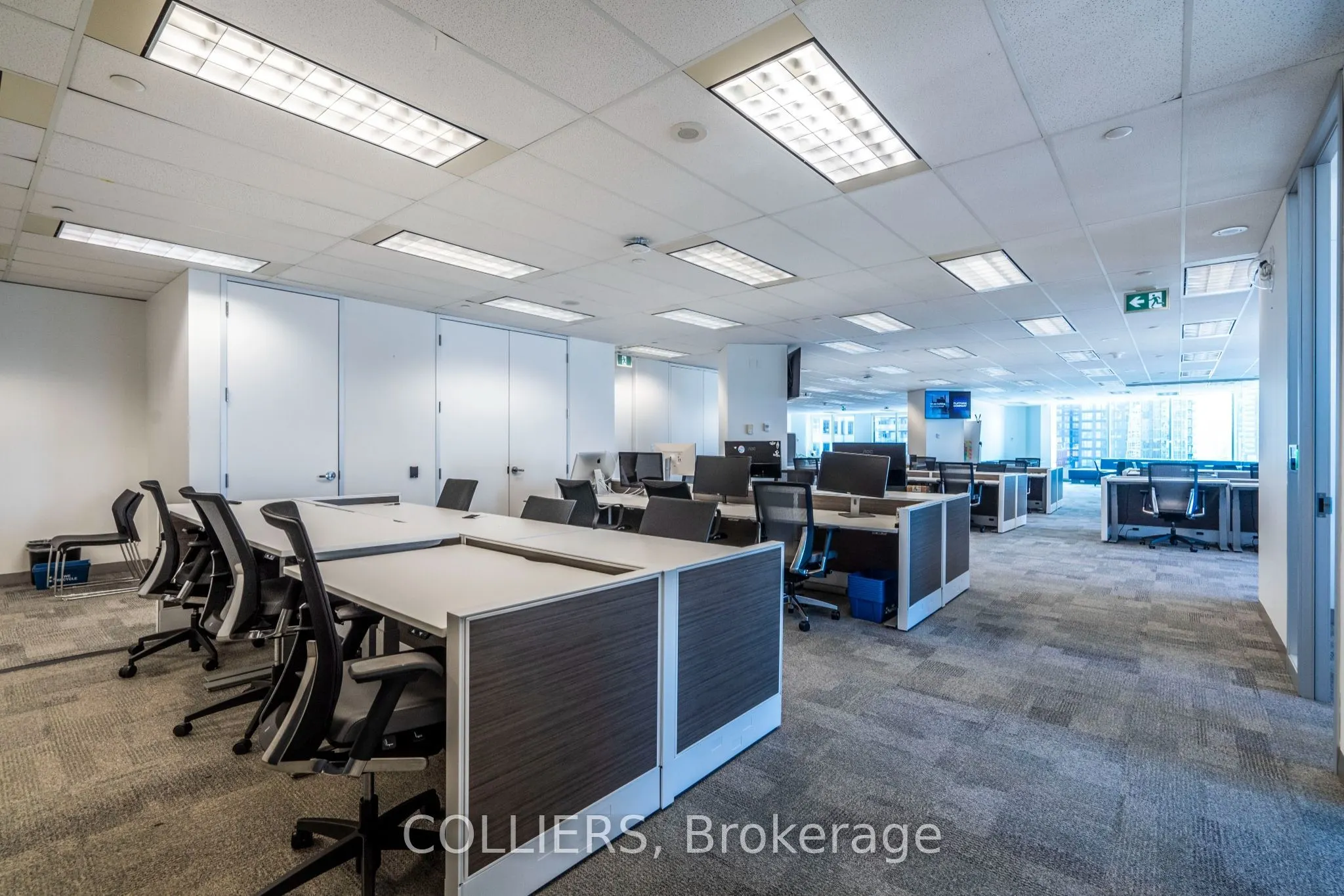225 King Street W #903