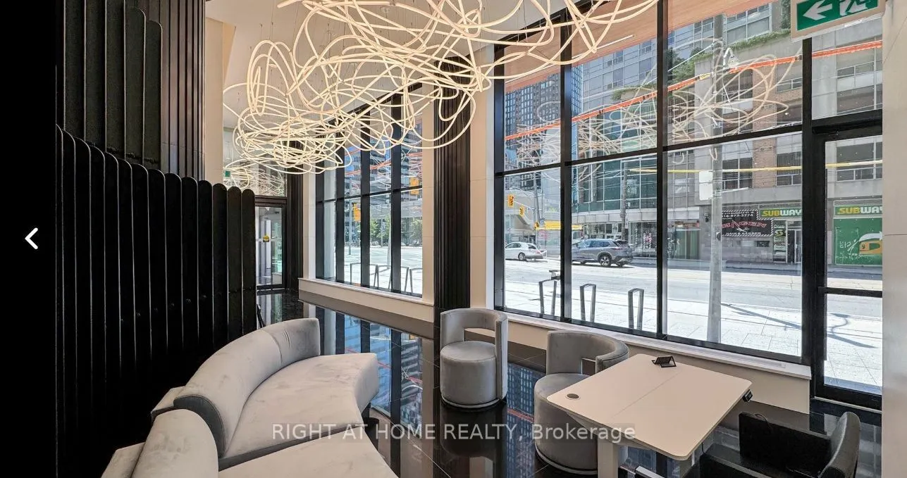 280 Dundas Street W #2701