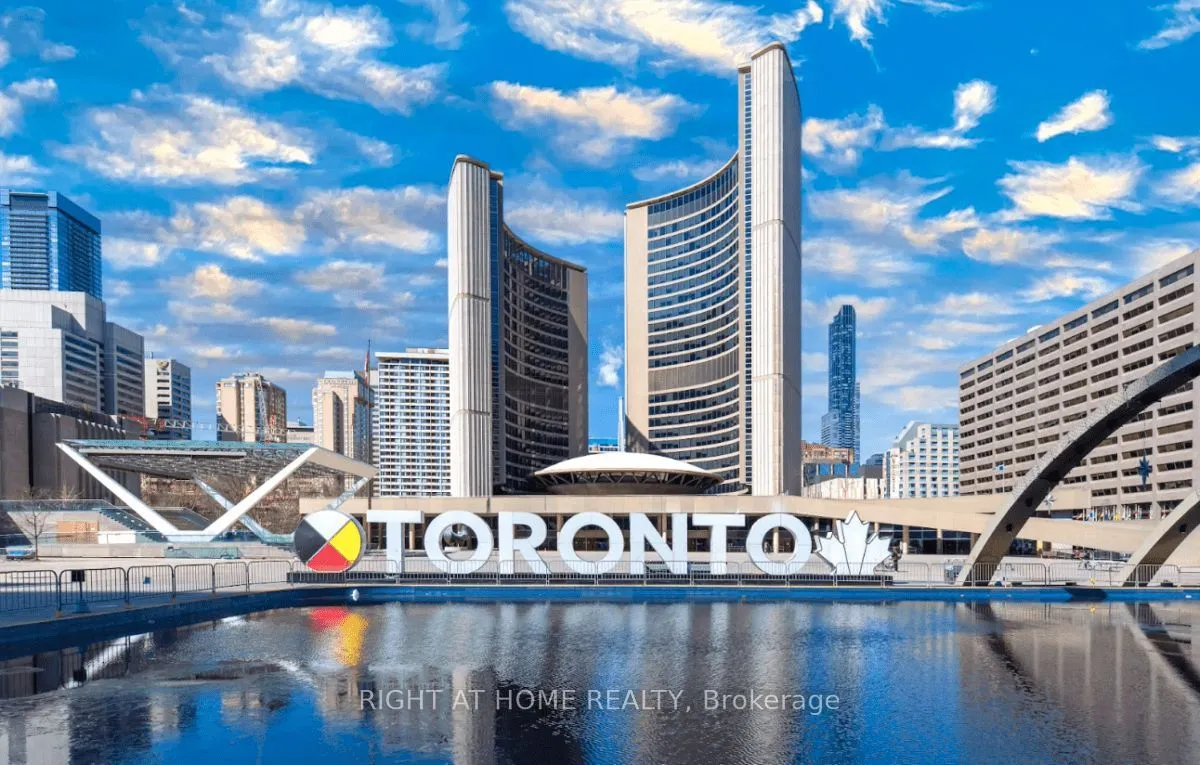 280 Dundas Street W #2701