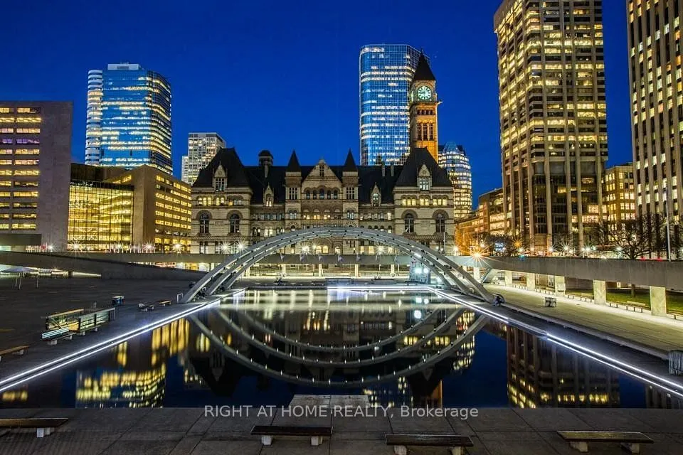 280 Dundas Street W #2701