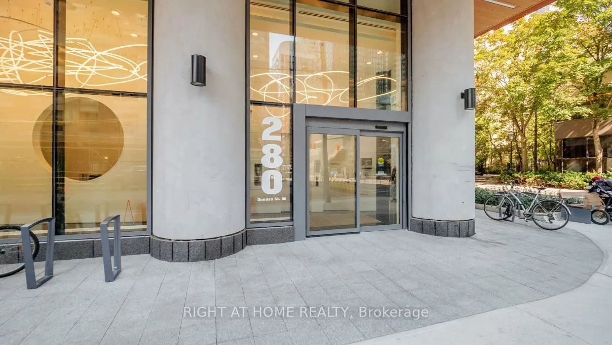 280 Dundas Street W #2701