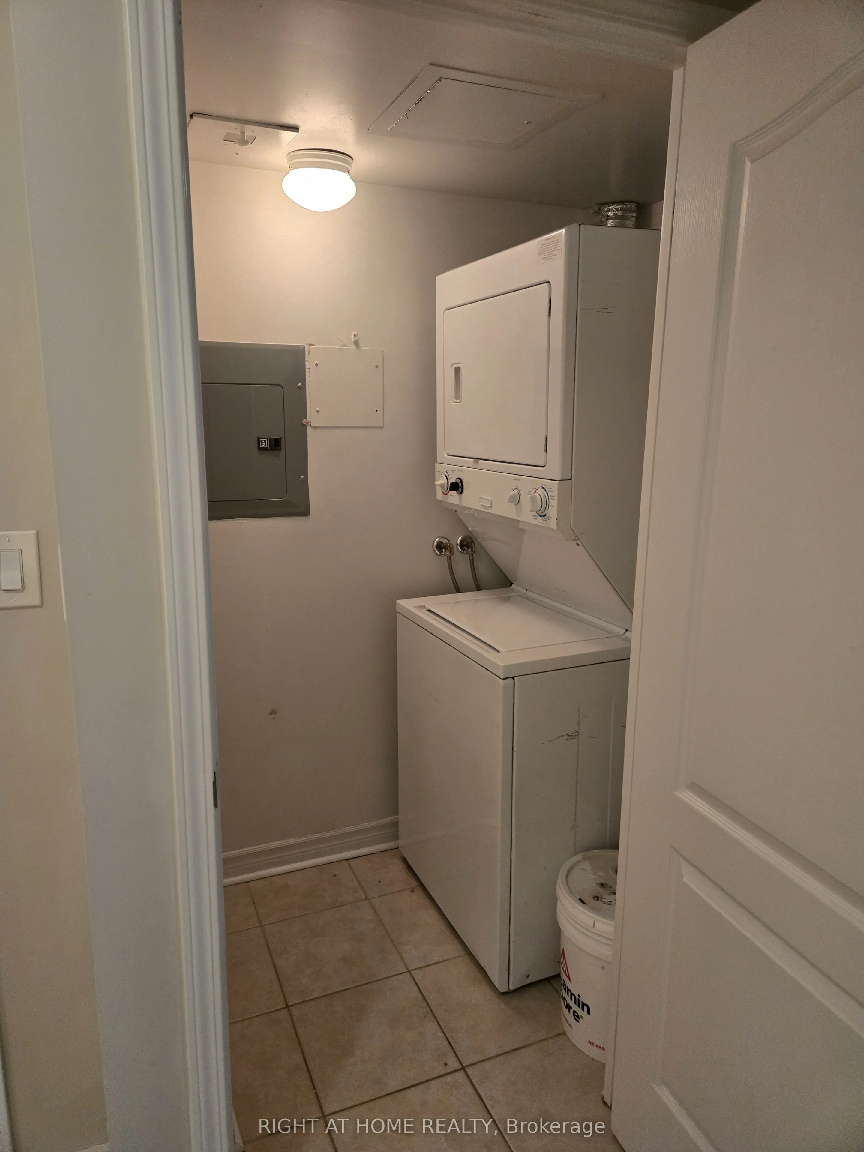 1 Rean Drive #512