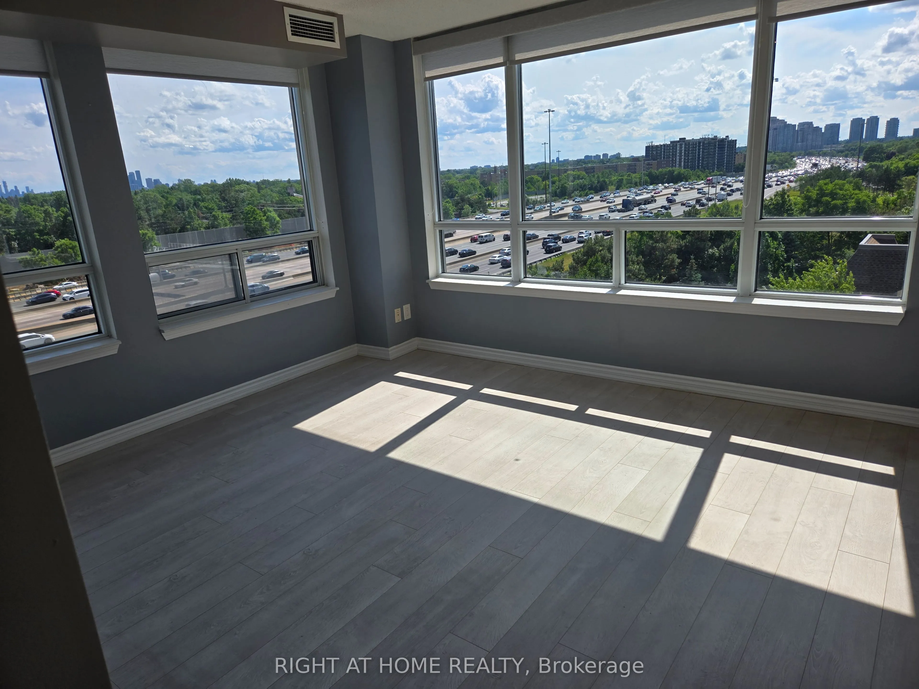 1 Rean Drive #512