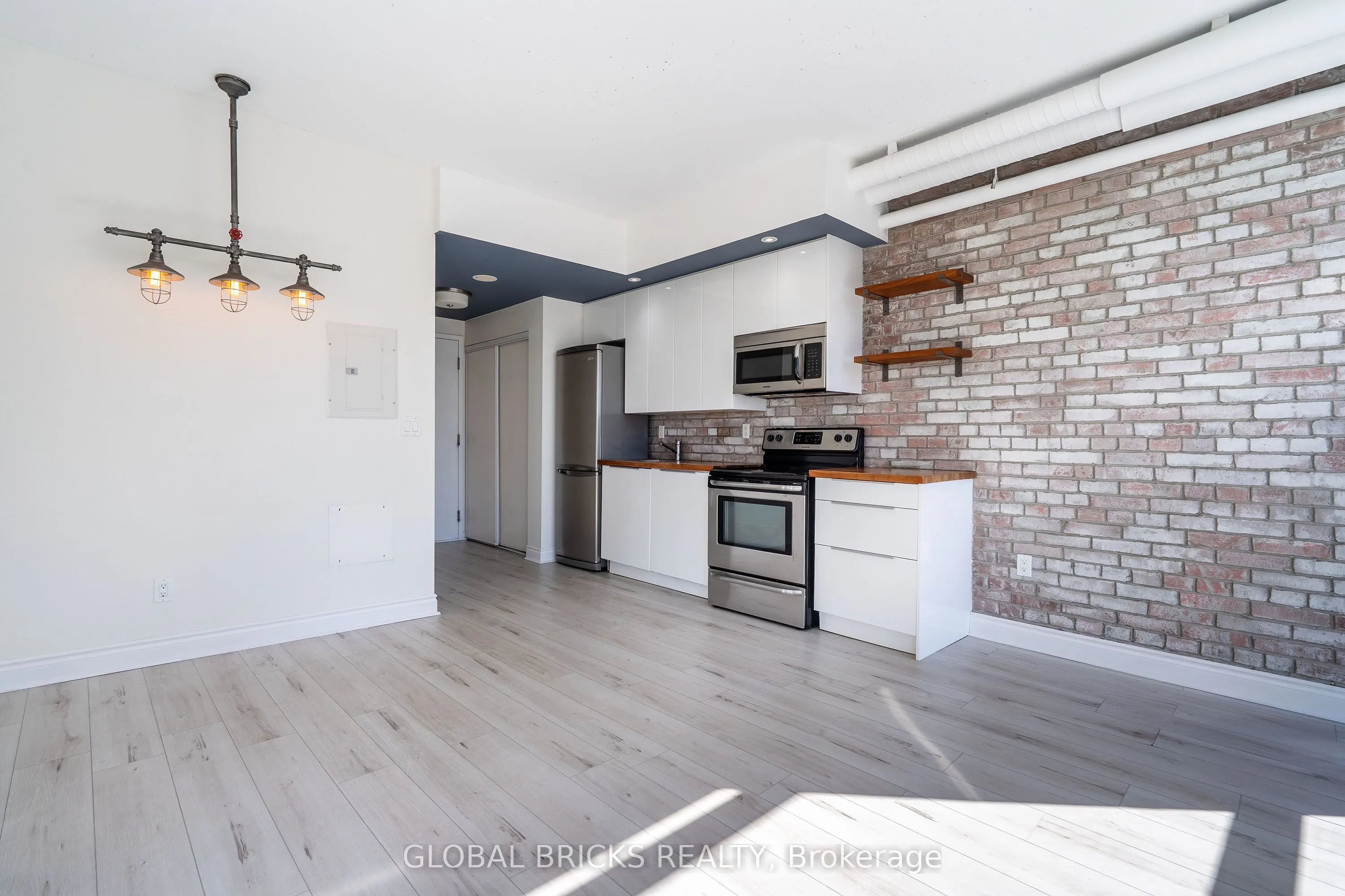 170 Sudbury Street #815