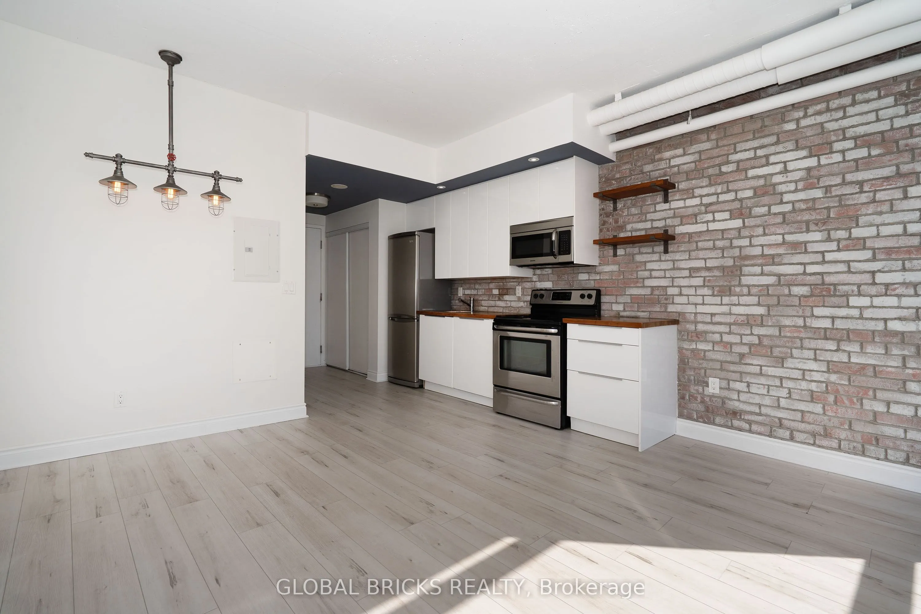 170 Sudbury Street #815
